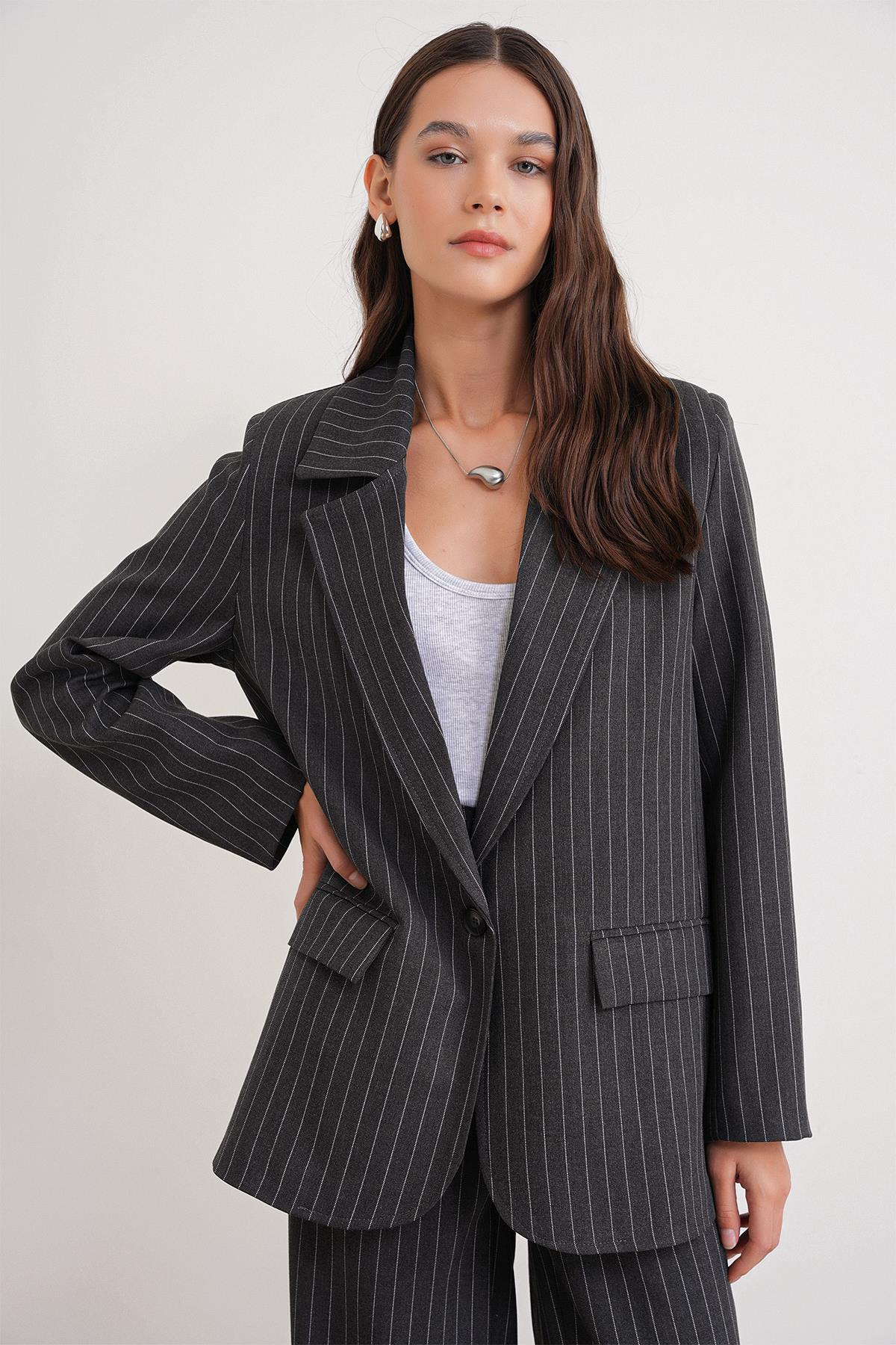4753 Kadın Çizgili Oversize Blazer Ceket Antrasit