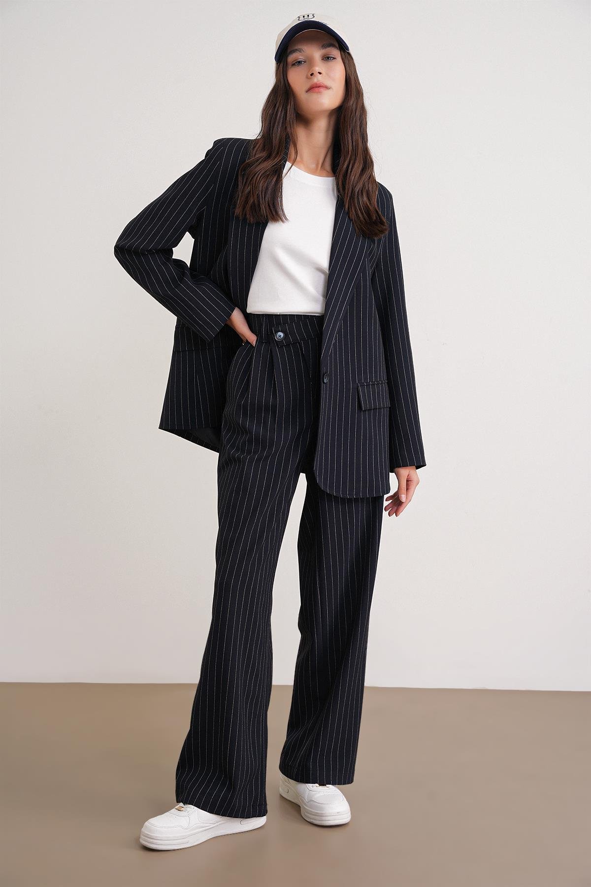 4753 Kadın Çizgili Oversize Blazer Ceket Lacivert