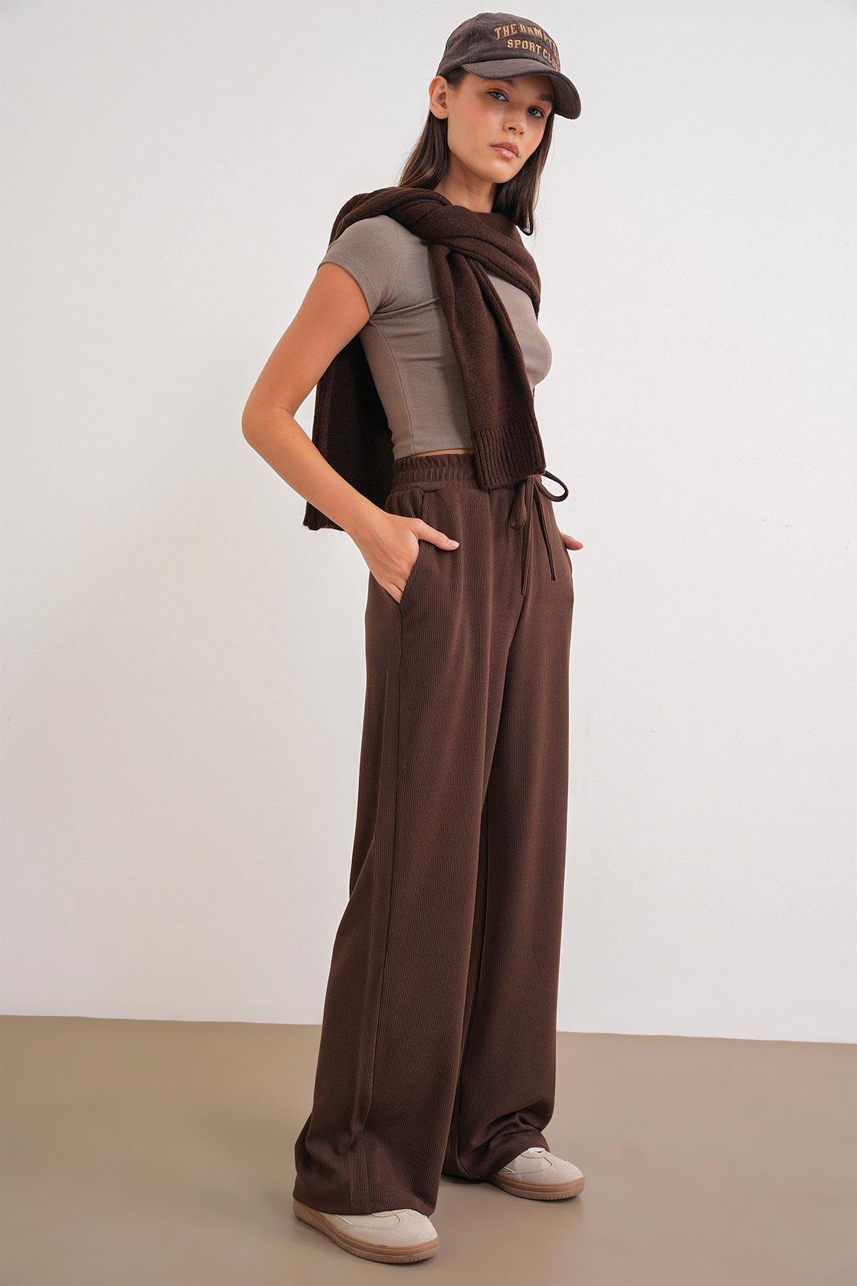 4757 Kadın Lastikli Fitilli Bol Paça Örme Dökümlü Pantalon Kahve