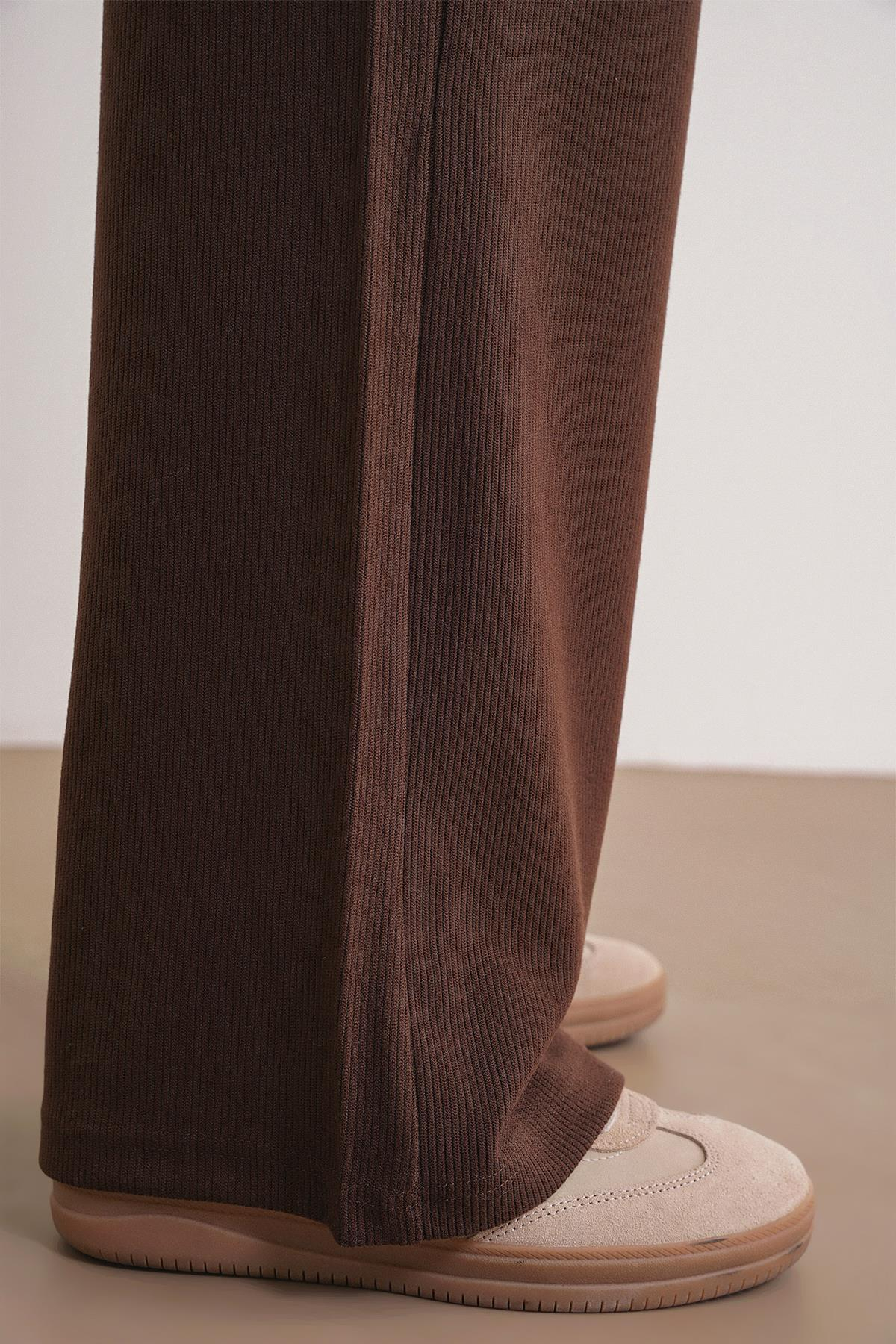 4757 Kadın Lastikli Fitilli Bol Paça Örme Dökümlü Pantalon Kahve