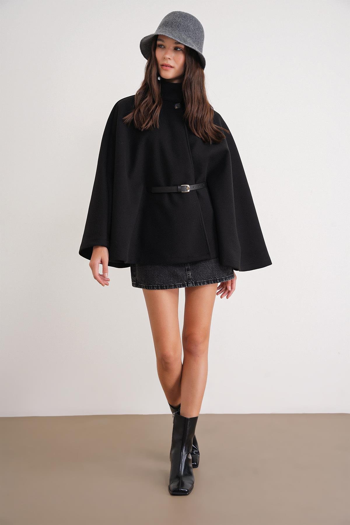 4768 Kadın Kemerli Panço Premium Kaşe Ceket Siyah