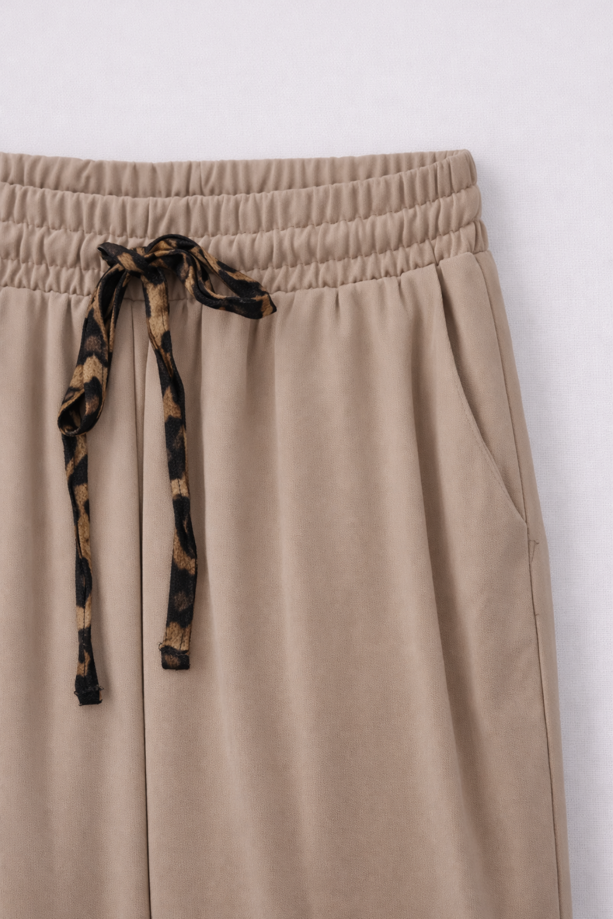 4789 Kadın Leopar Biyeli Havuç Pantolon Vizon
