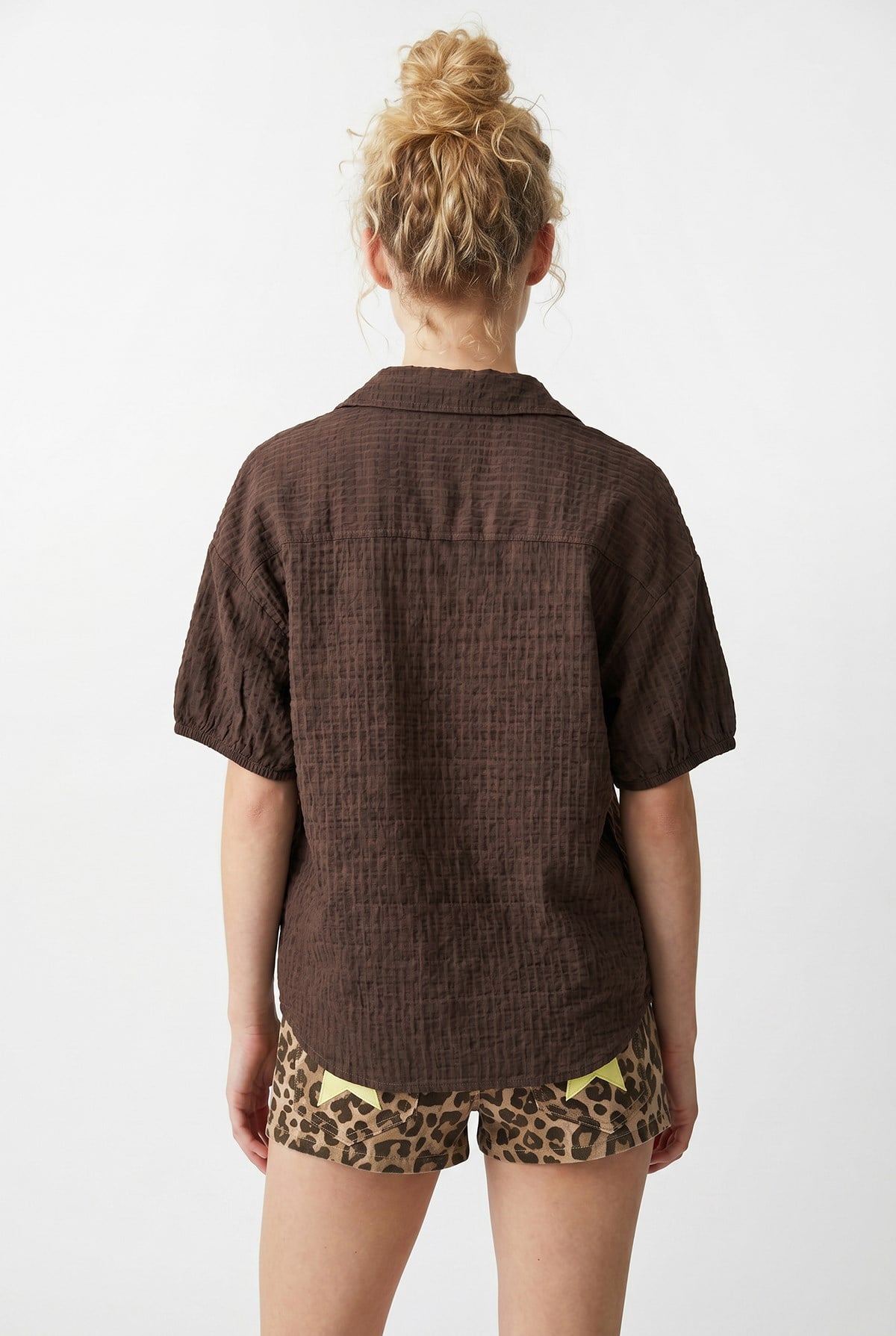 4901 Kadın Polo Yaka Yarım Patlı Kraş Dokulu Crop Bluz Kahve