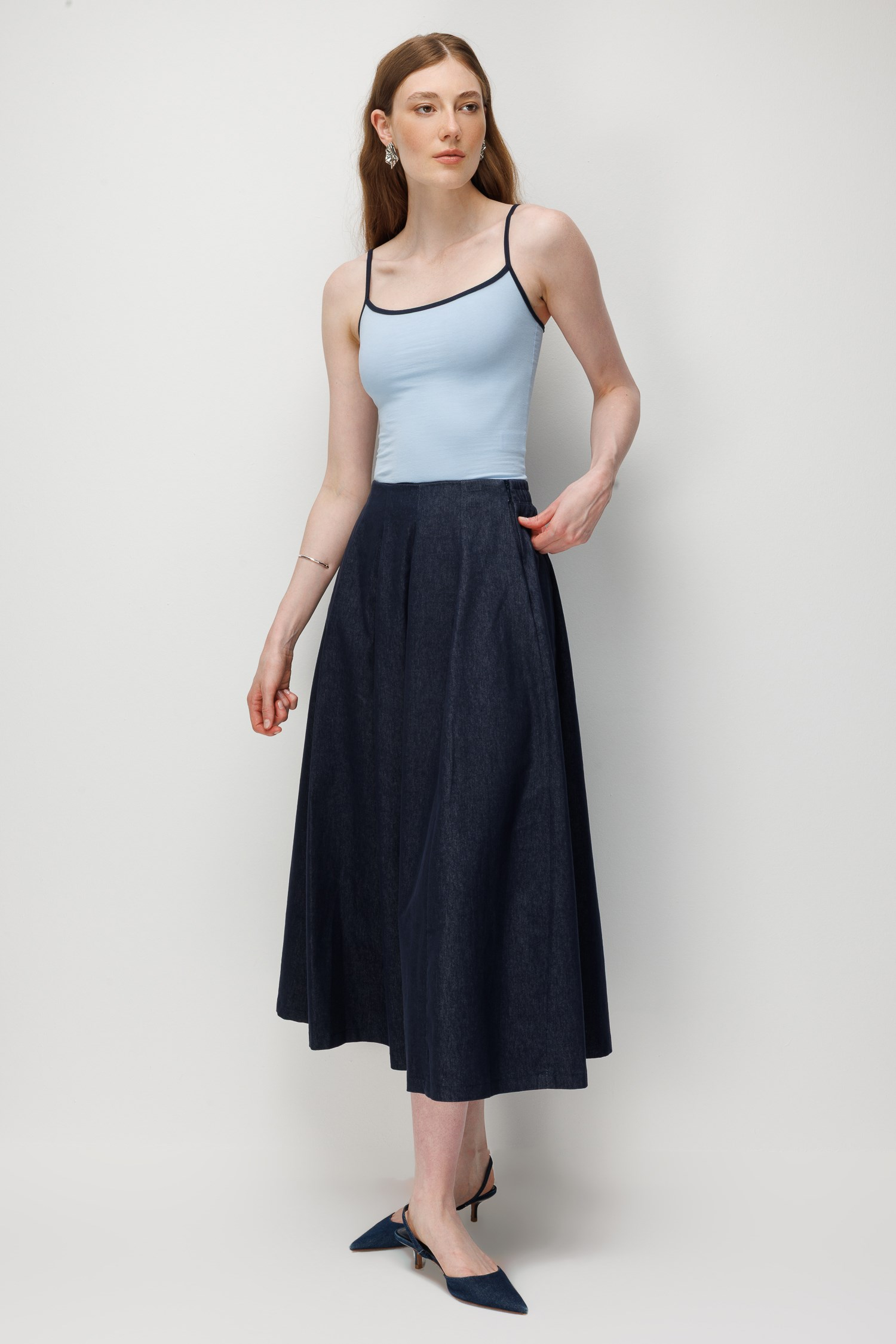 4913 Kadın Beli Lastikli Pileli Dökümlü Midi Denim Etek Lacivert