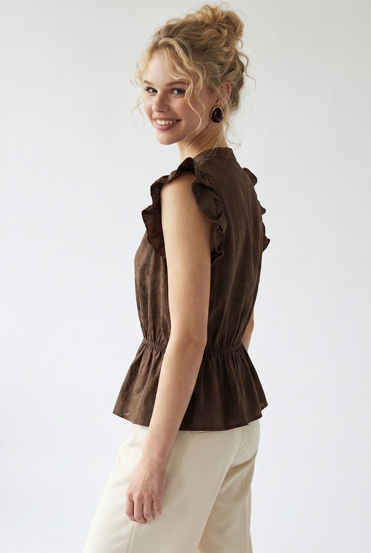 4921 Kadın Volanlı Hakim Yaka Jakarlı Peplum Bluz Kahve