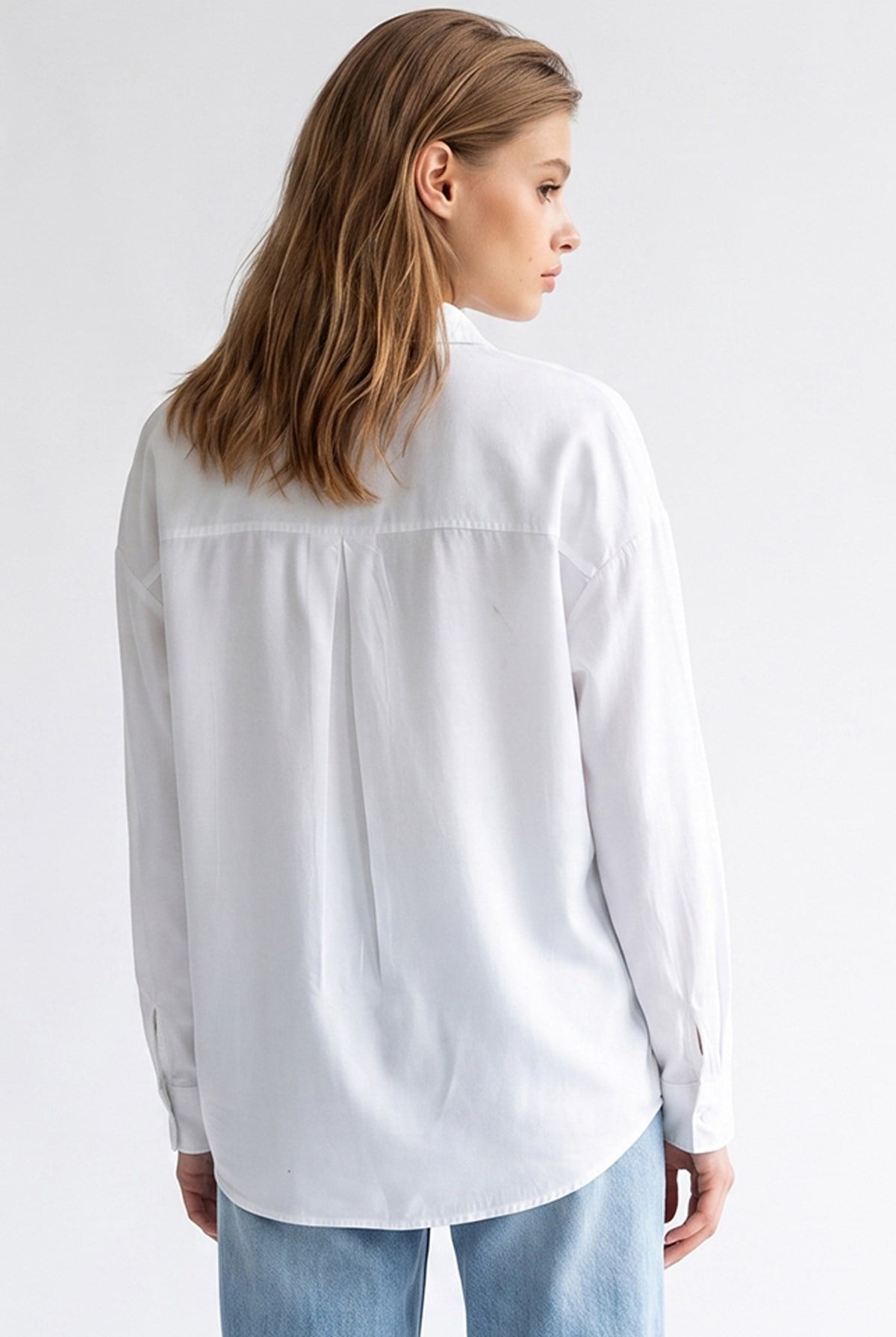 4963 Kadın Tencel Kumaş Oversize Cepli Uzun Kollu Gömlek Beyaz