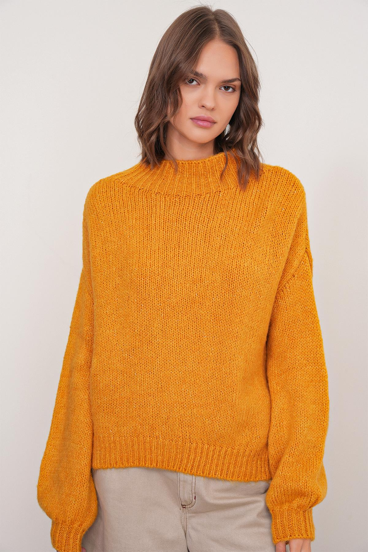 6700 Kadın Dik Yaka Balon Triko Kazak Hardal