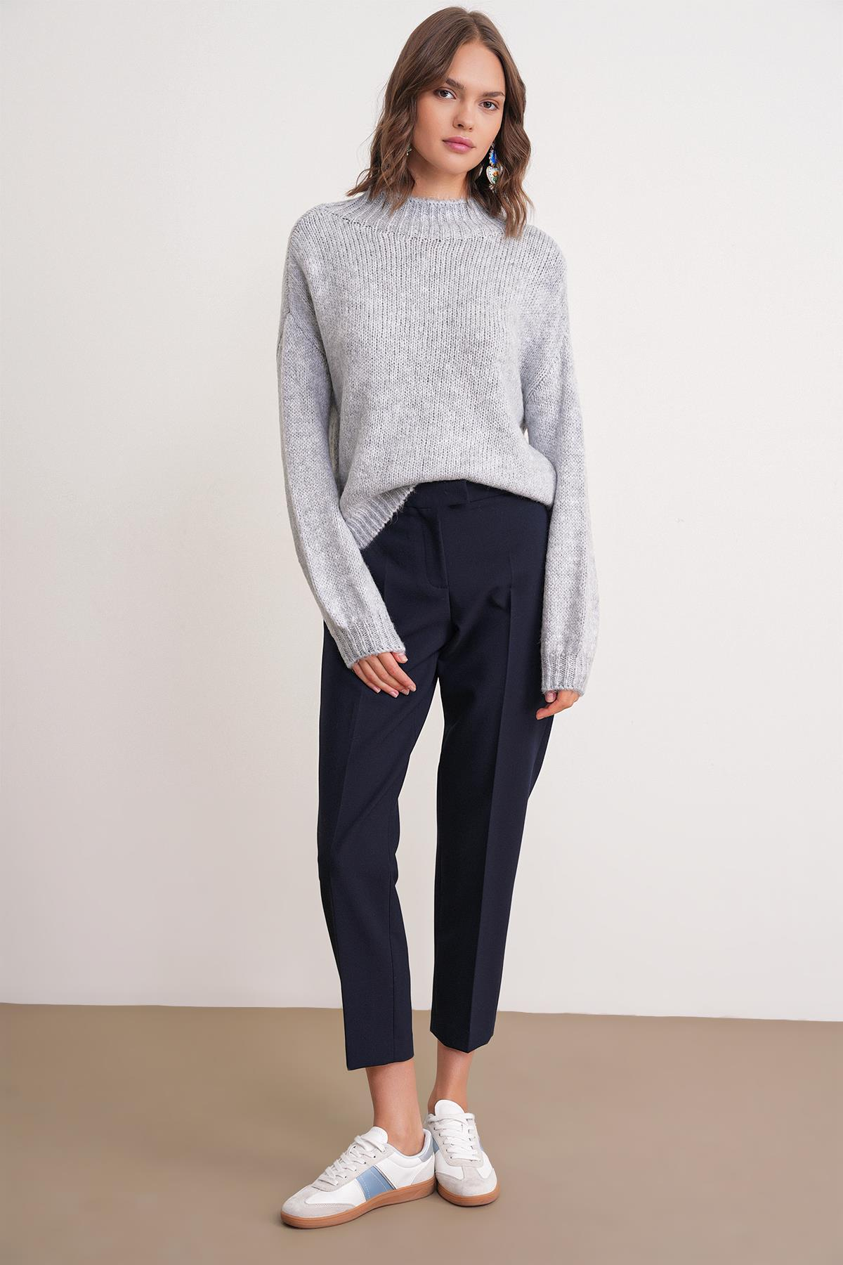 6700 Kadın Dik Yaka Balon Triko Kazak Gri