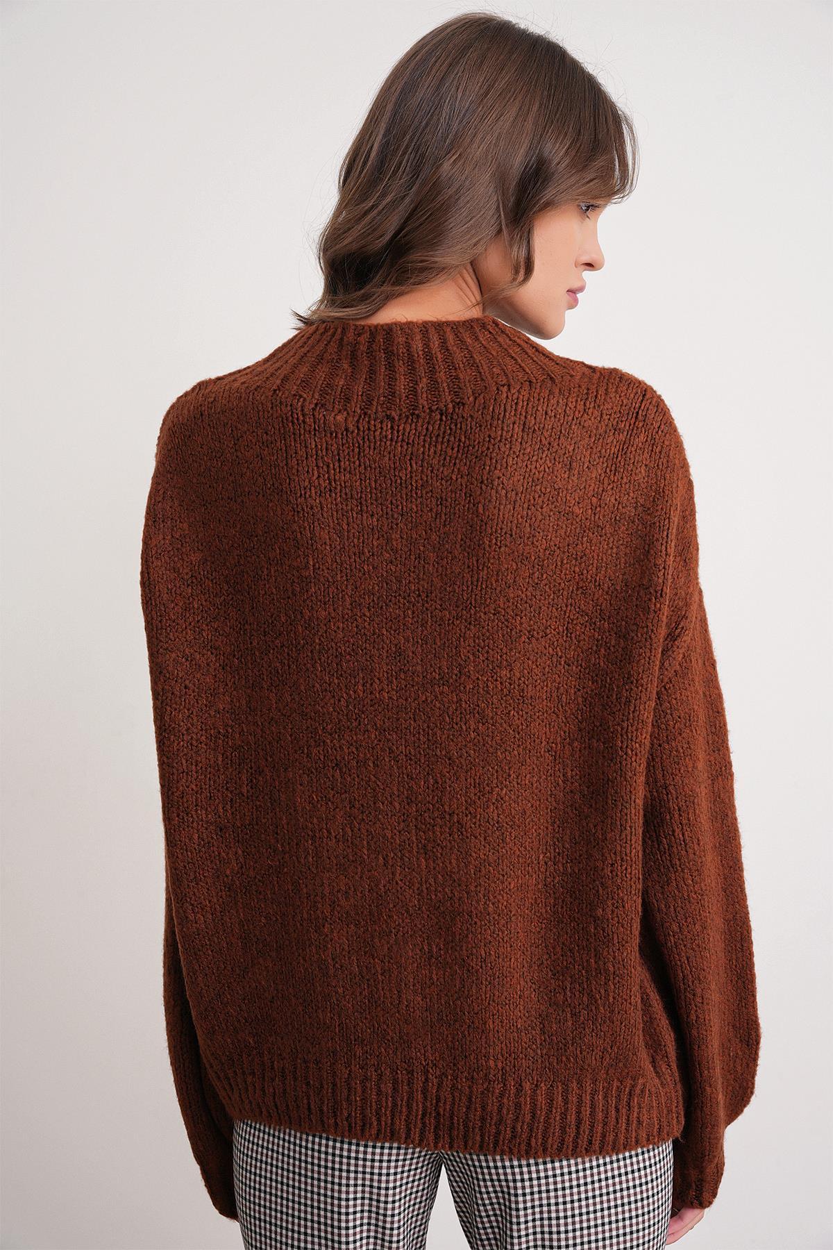 6700 Kadın Dik Yaka Balon Triko Kazak Tarçın