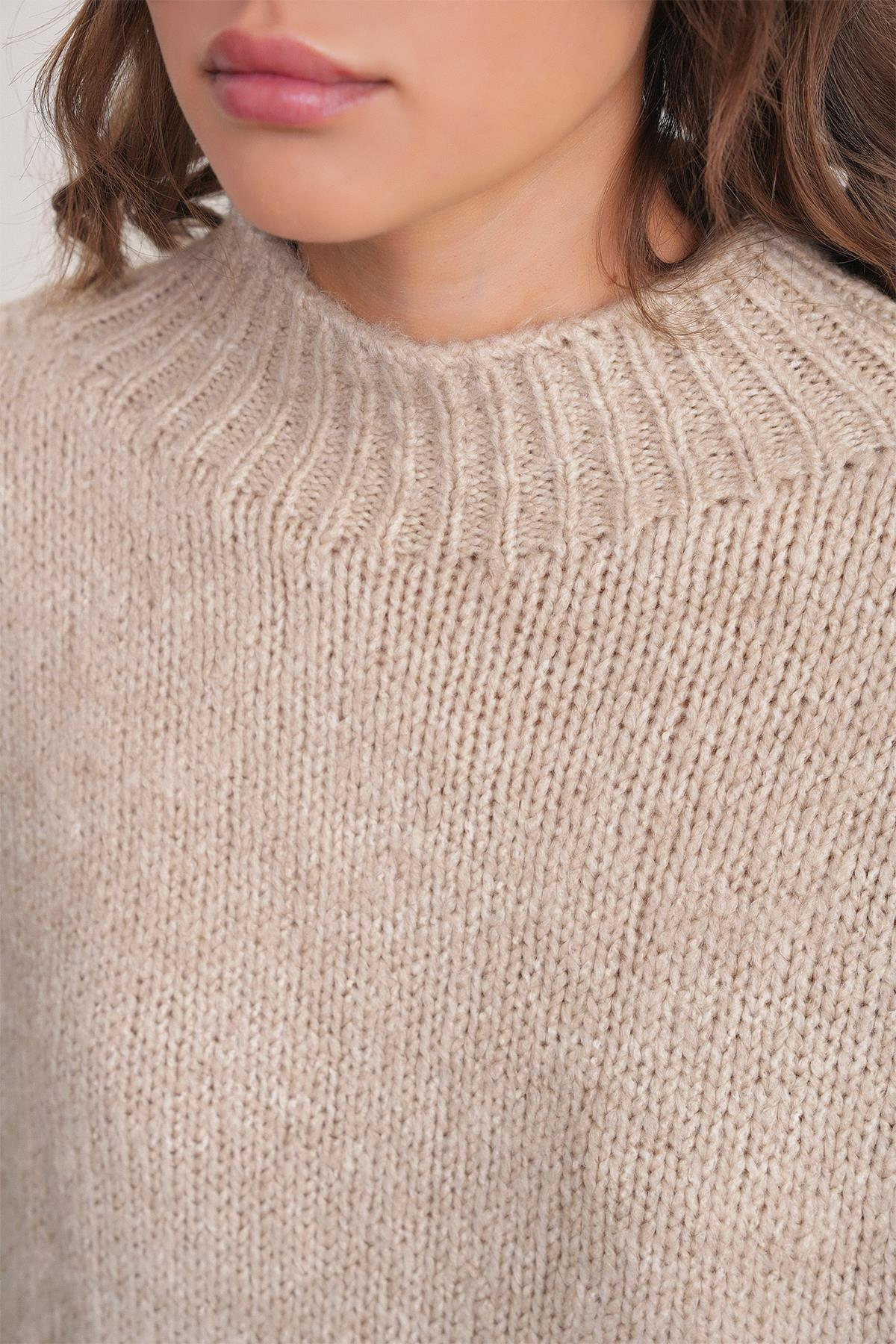 6700 Kadın Dik Yaka Balon Triko Kazak Taş