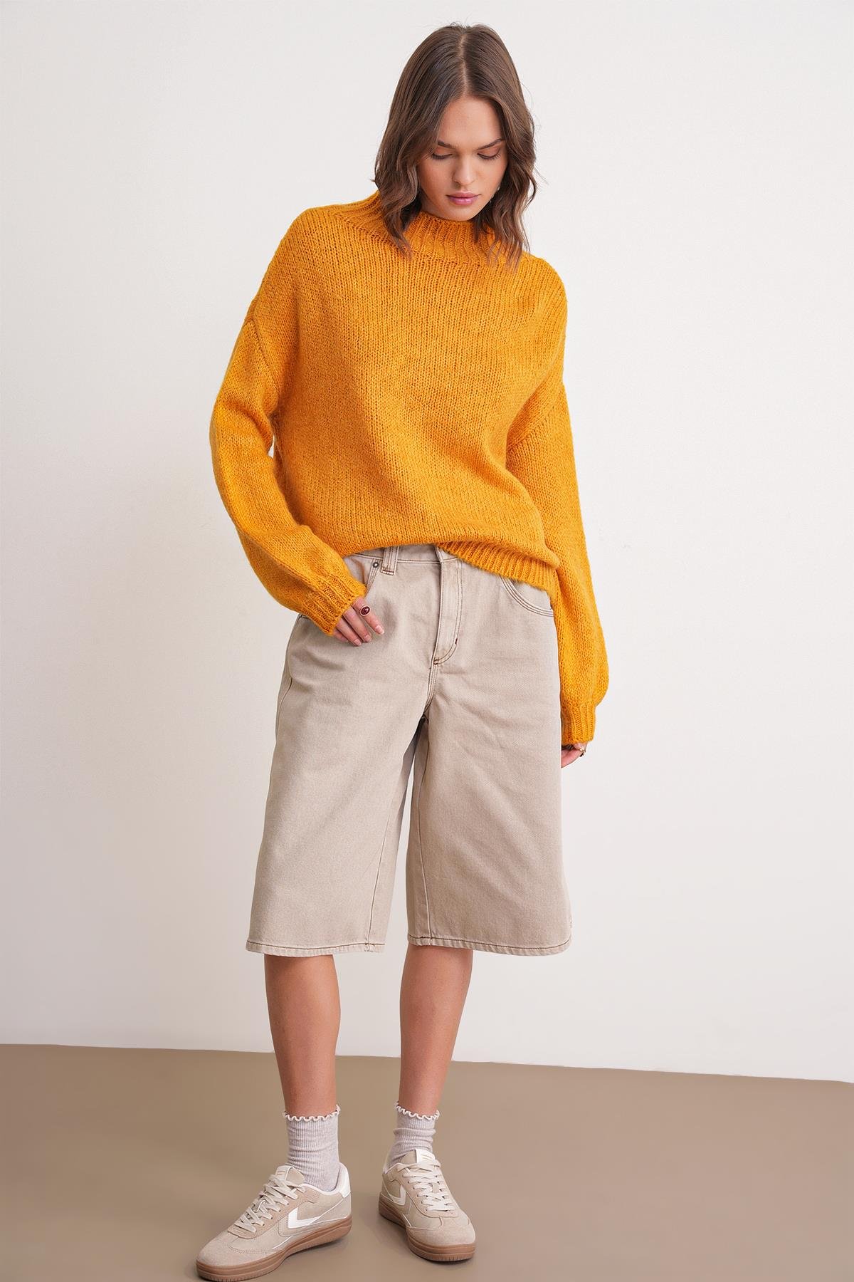 6700 Kadın Dik Yaka Balon Triko Kazak Hardal