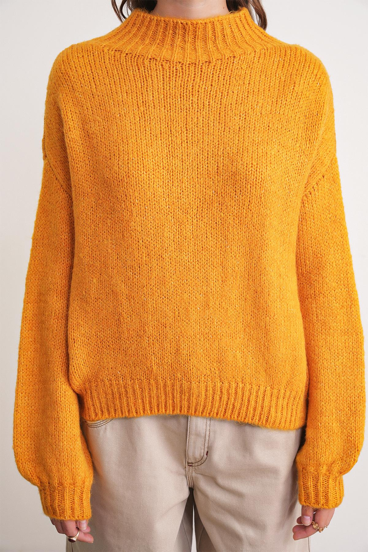 6700 Kadın Dik Yaka Balon Triko Kazak Hardal