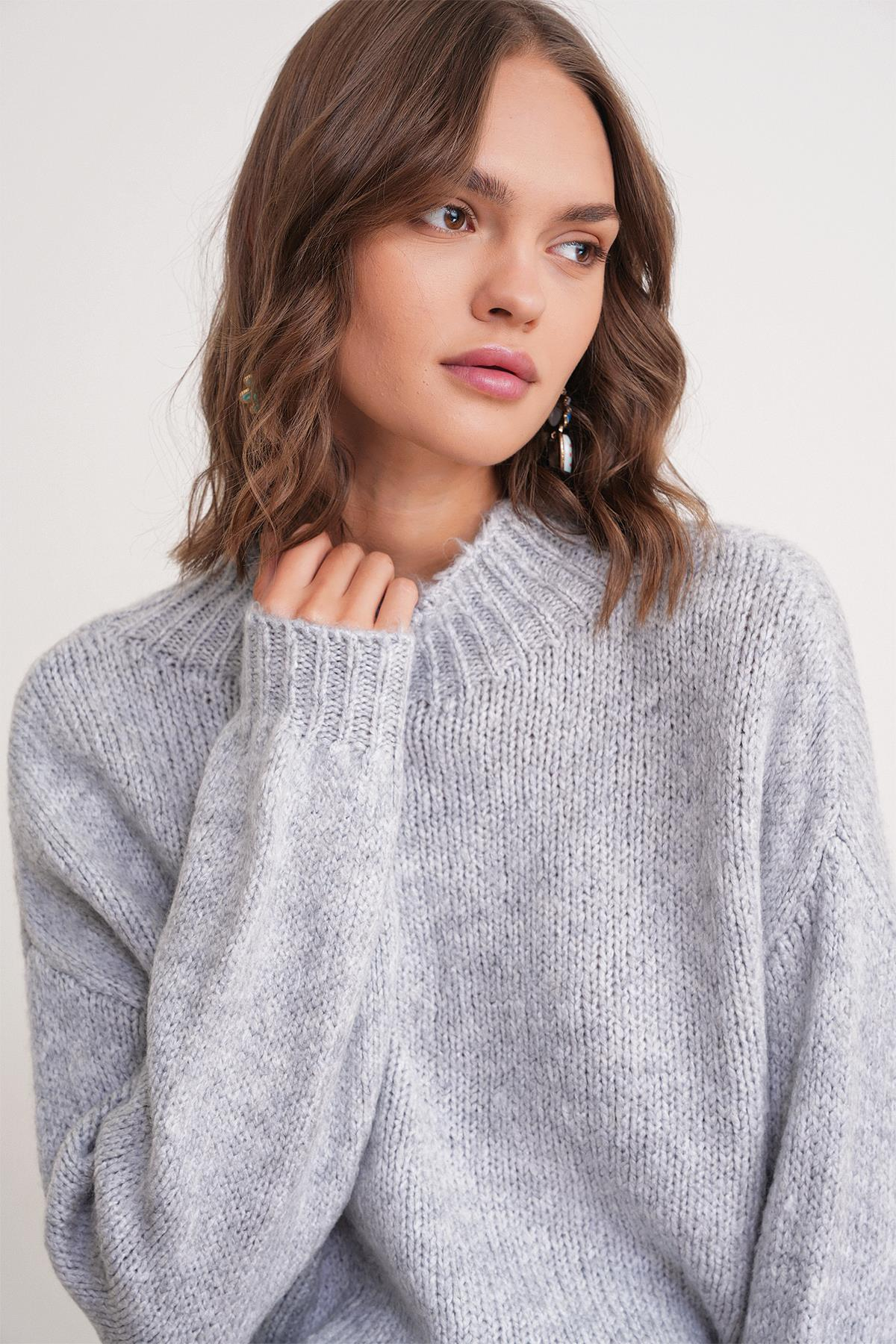 6700 Kadın Dik Yaka Balon Triko Kazak Gri