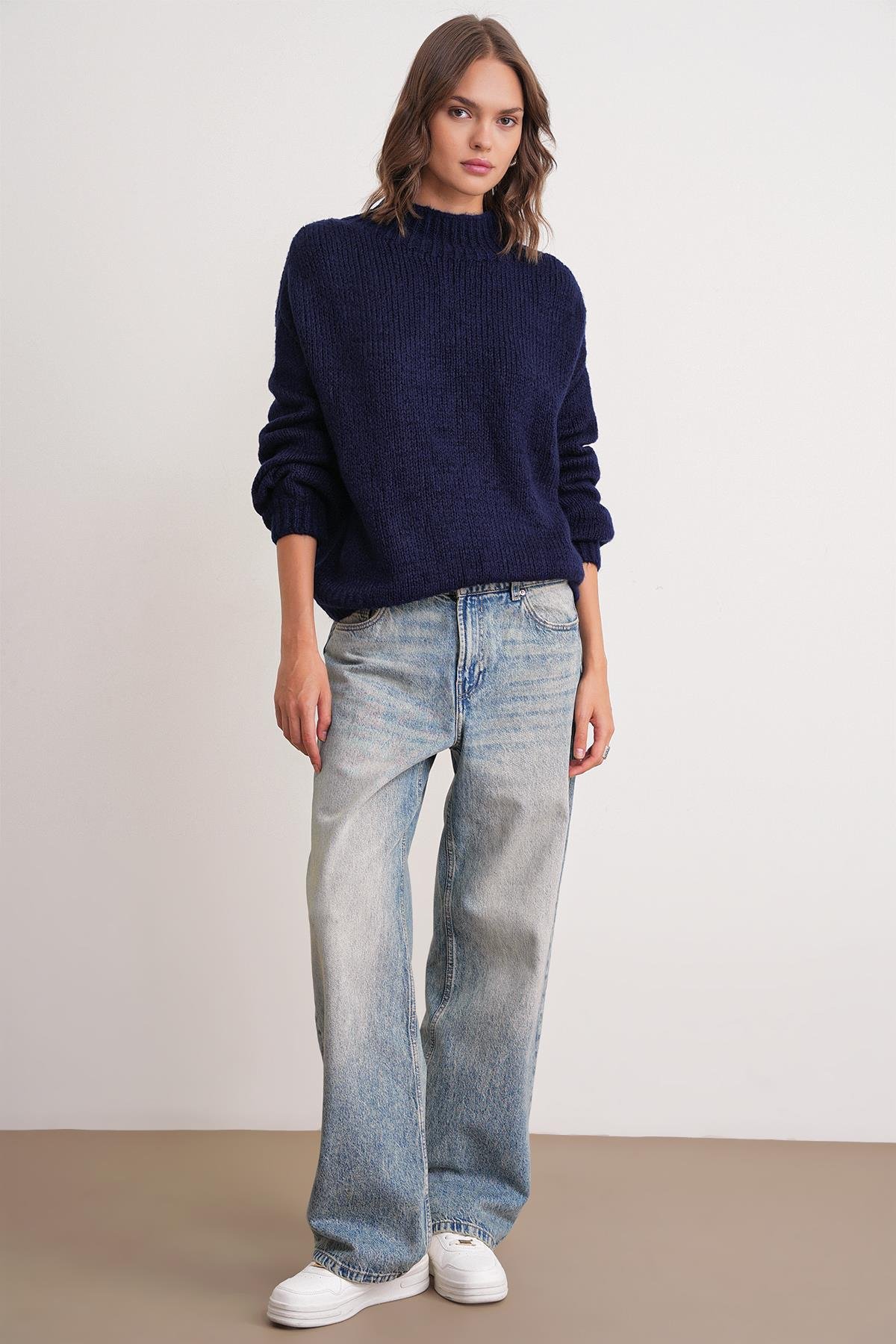 6700 Kadın Dik Yaka Balon Triko Kazak Lacivert