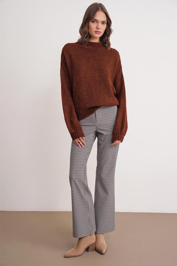 6700 Kadın Dik Yaka Balon Triko Kazak Tarçın