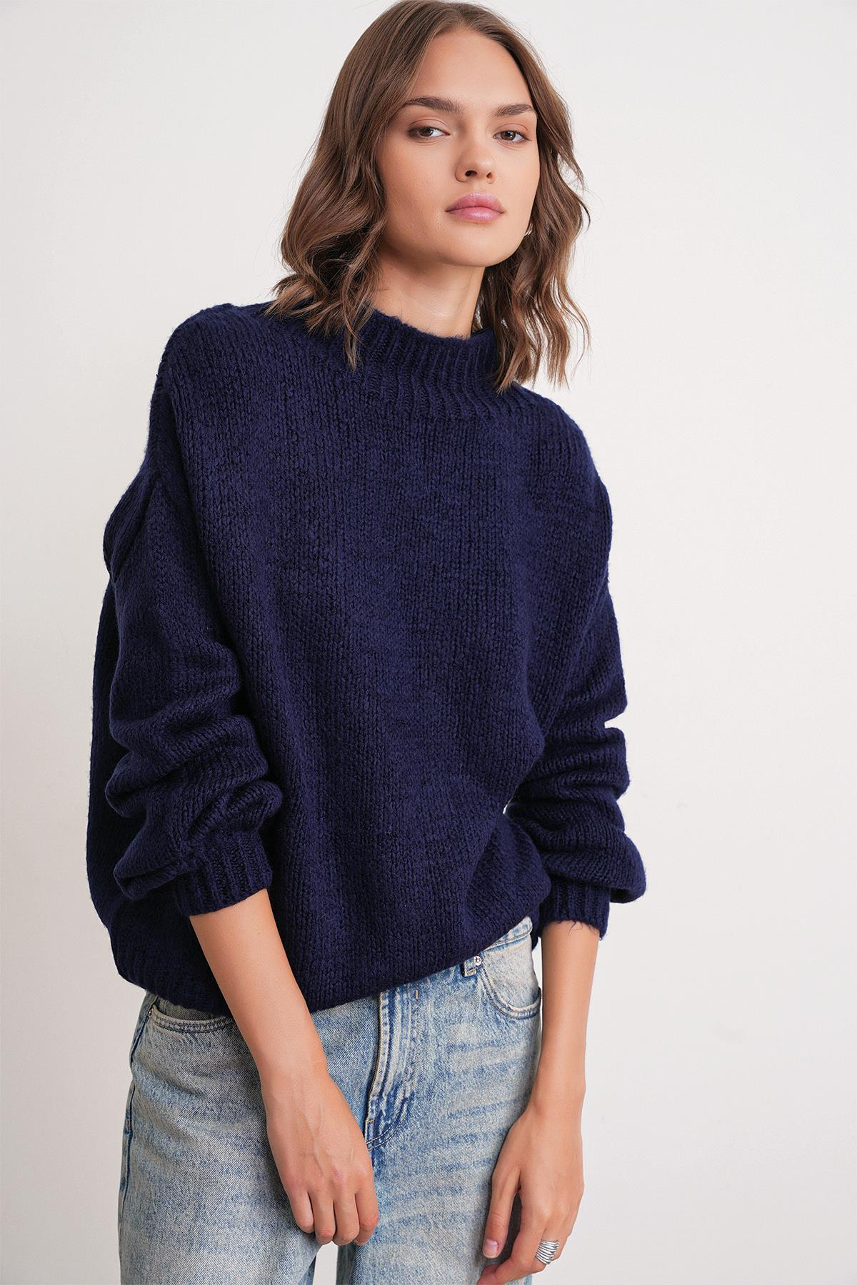 6700 Kadın Dik Yaka Balon Triko Kazak Lacivert