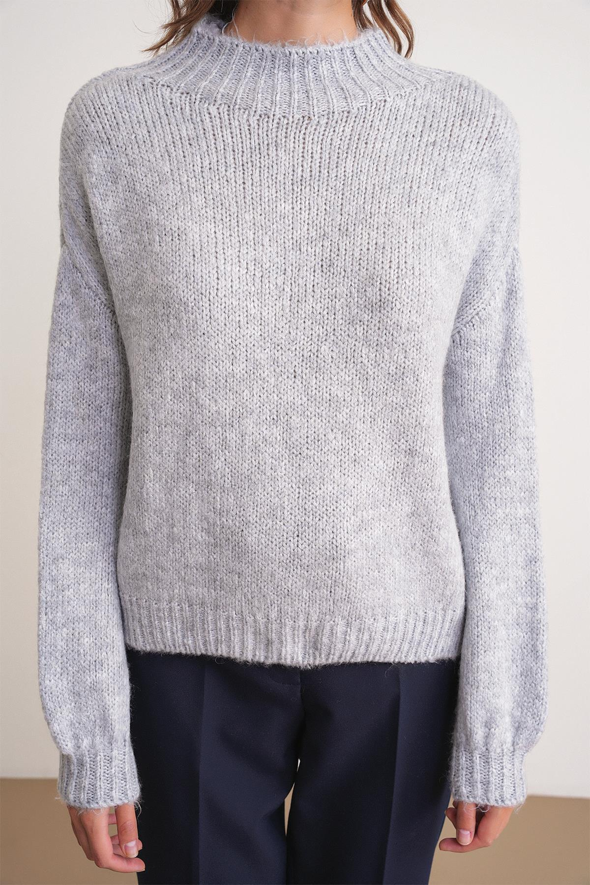 6700 Kadın Dik Yaka Balon Triko Kazak Gri