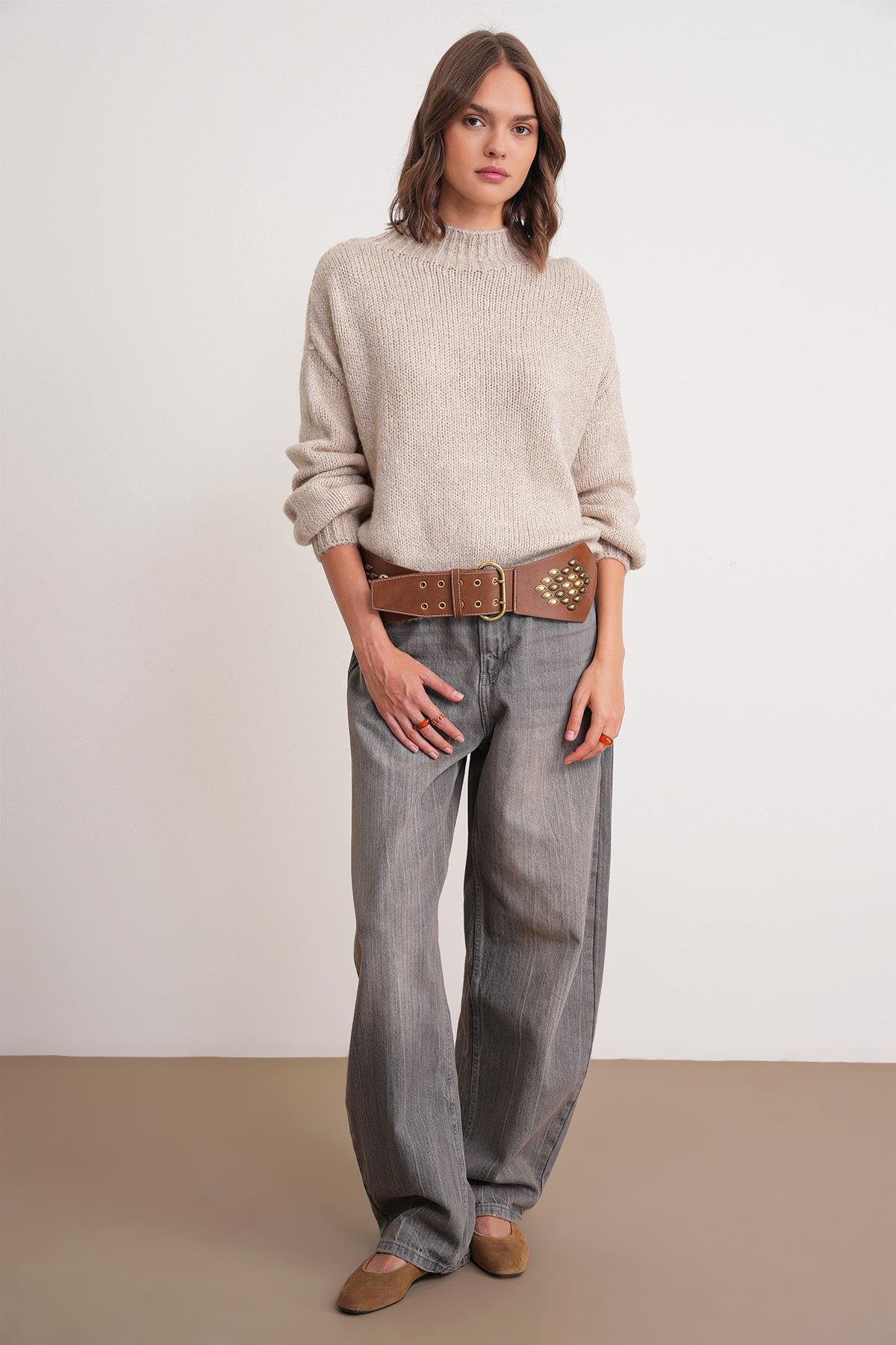 6700 Kadın Dik Yaka Balon Triko Kazak Taş