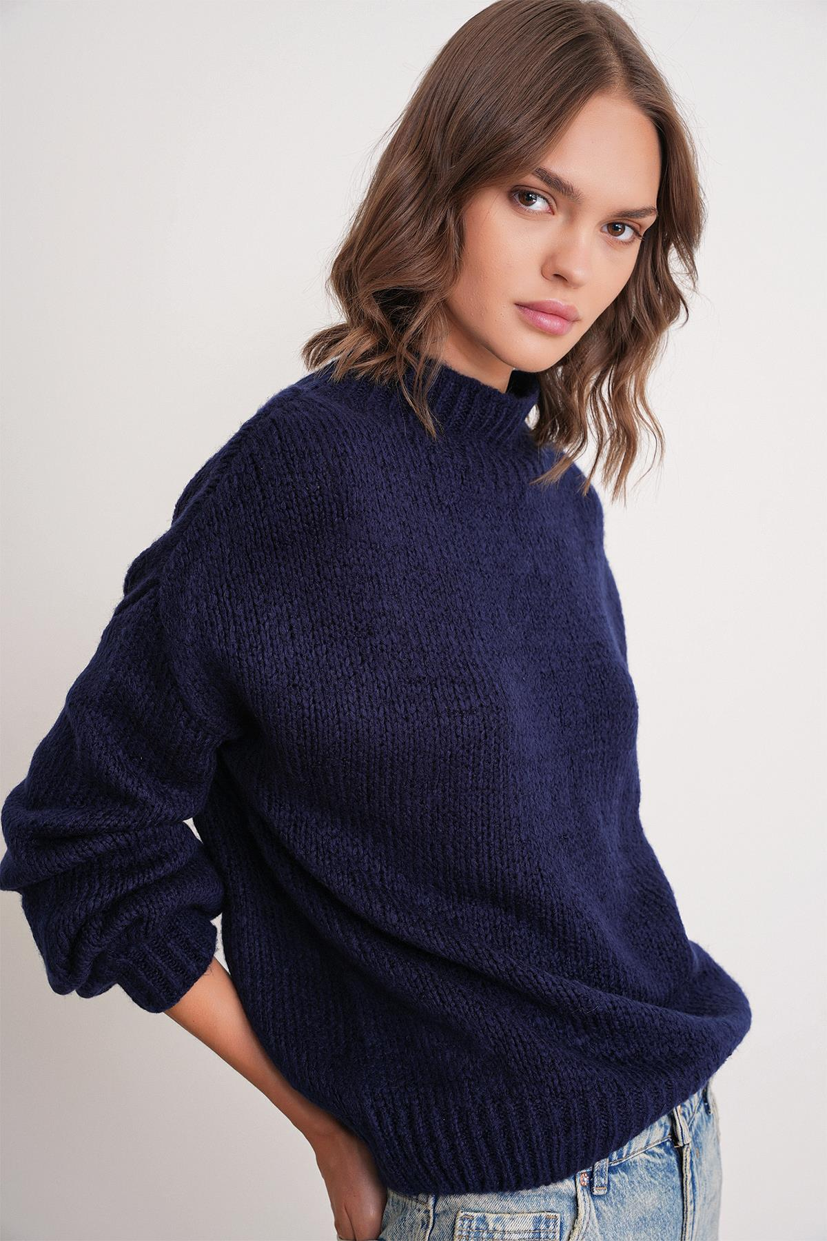 6700 Kadın Dik Yaka Balon Triko Kazak Lacivert