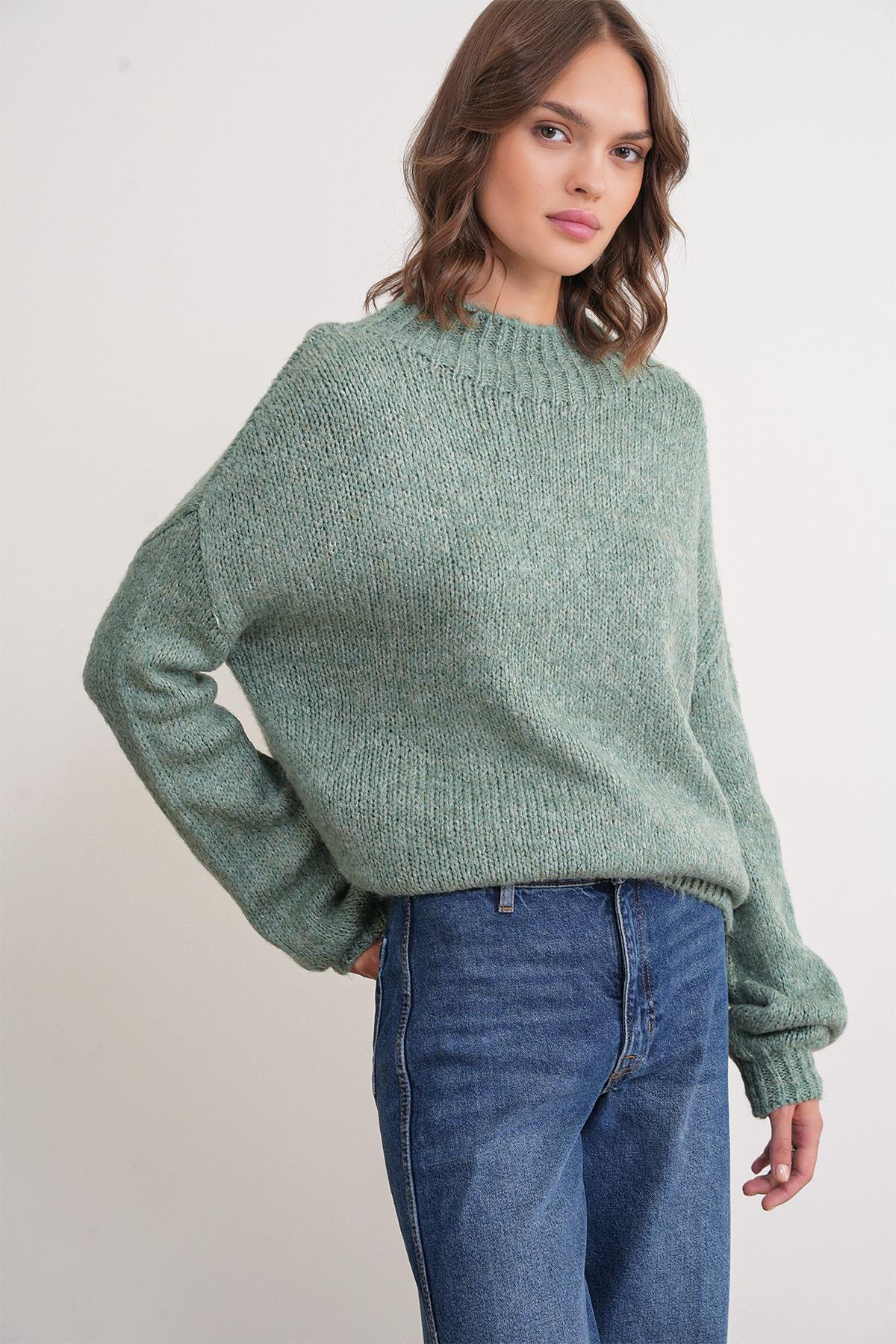 6700 Kadın Dik Yaka Balon Triko Kazak Çağla