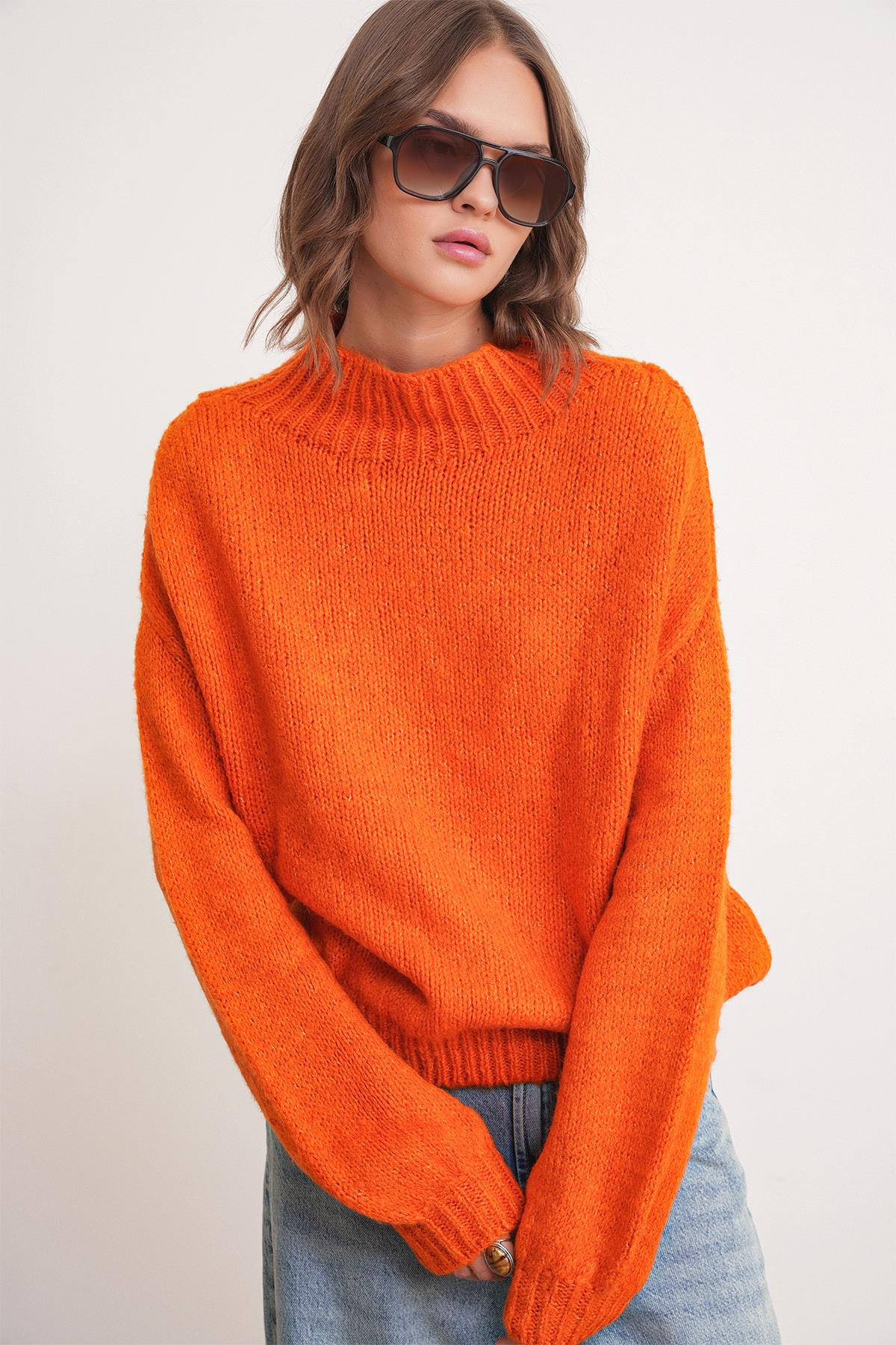 6700 Kadın Dik Yaka Balon Triko Kazak Oranj