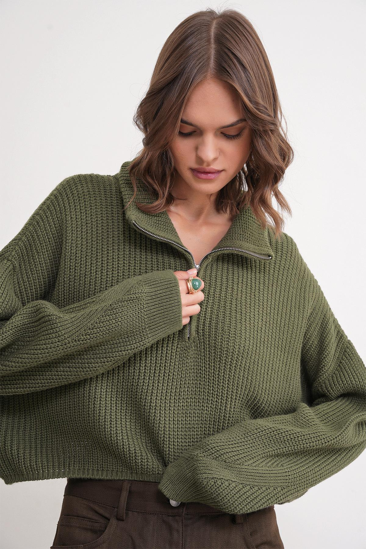 6752 Kadın Crop Fermuarlı Kazak Haki