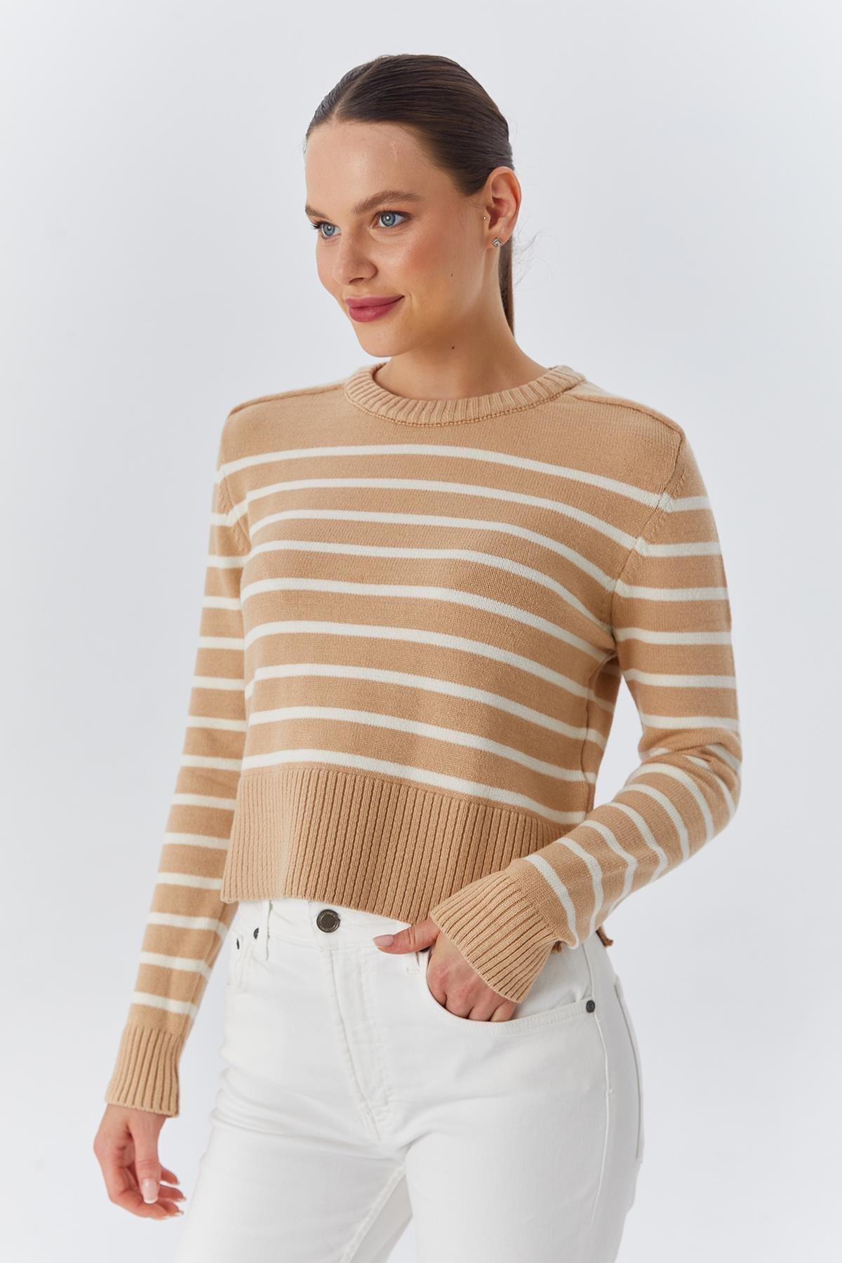 6762-kadin-yumos-dokulu-cizgili-triko---25b61.jpg