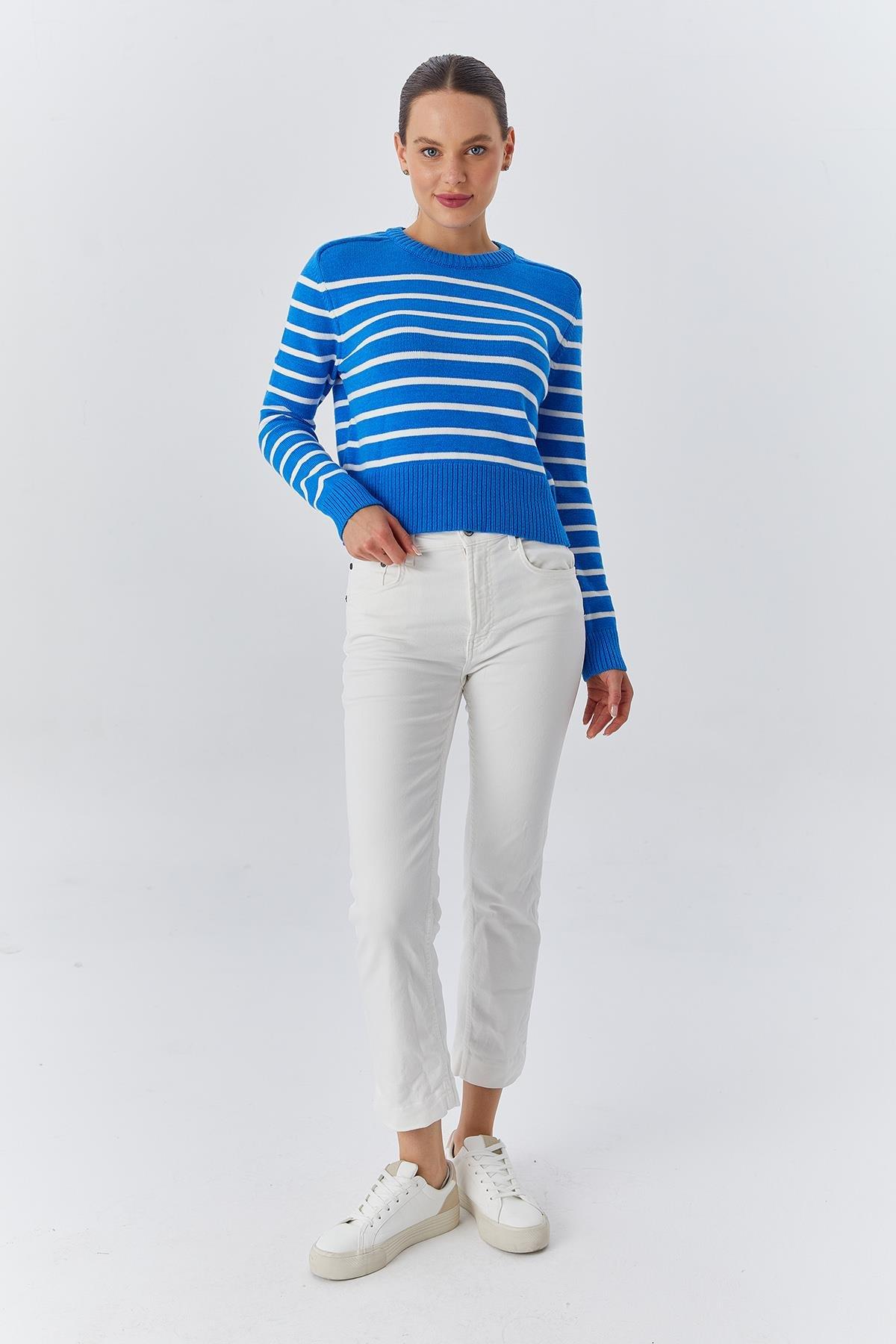 6762-kadin-yumos-dokulu-cizgili-triko--5b3a27.jpg