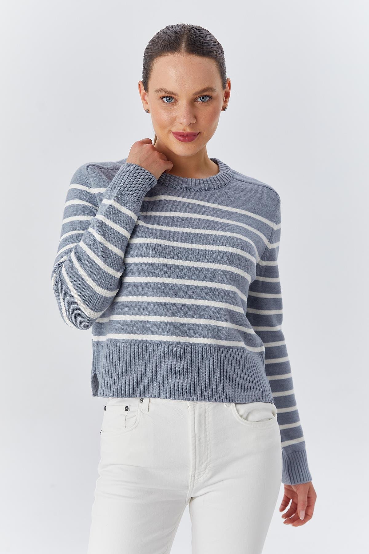 6762-kadin-yumos-dokulu-cizgili-triko--d16ab2.jpg
