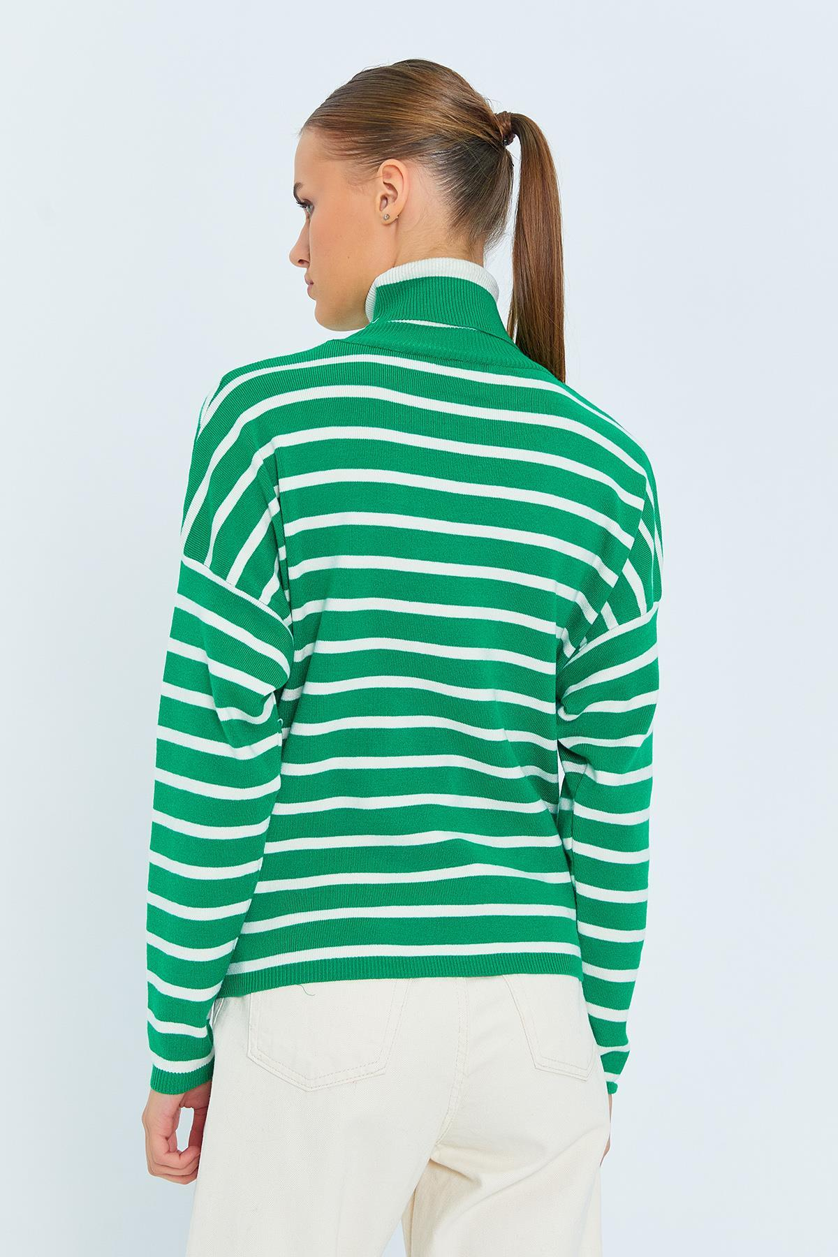 6802-kadin-cizgili-balikci-yaka-triko--030f9b.jpg