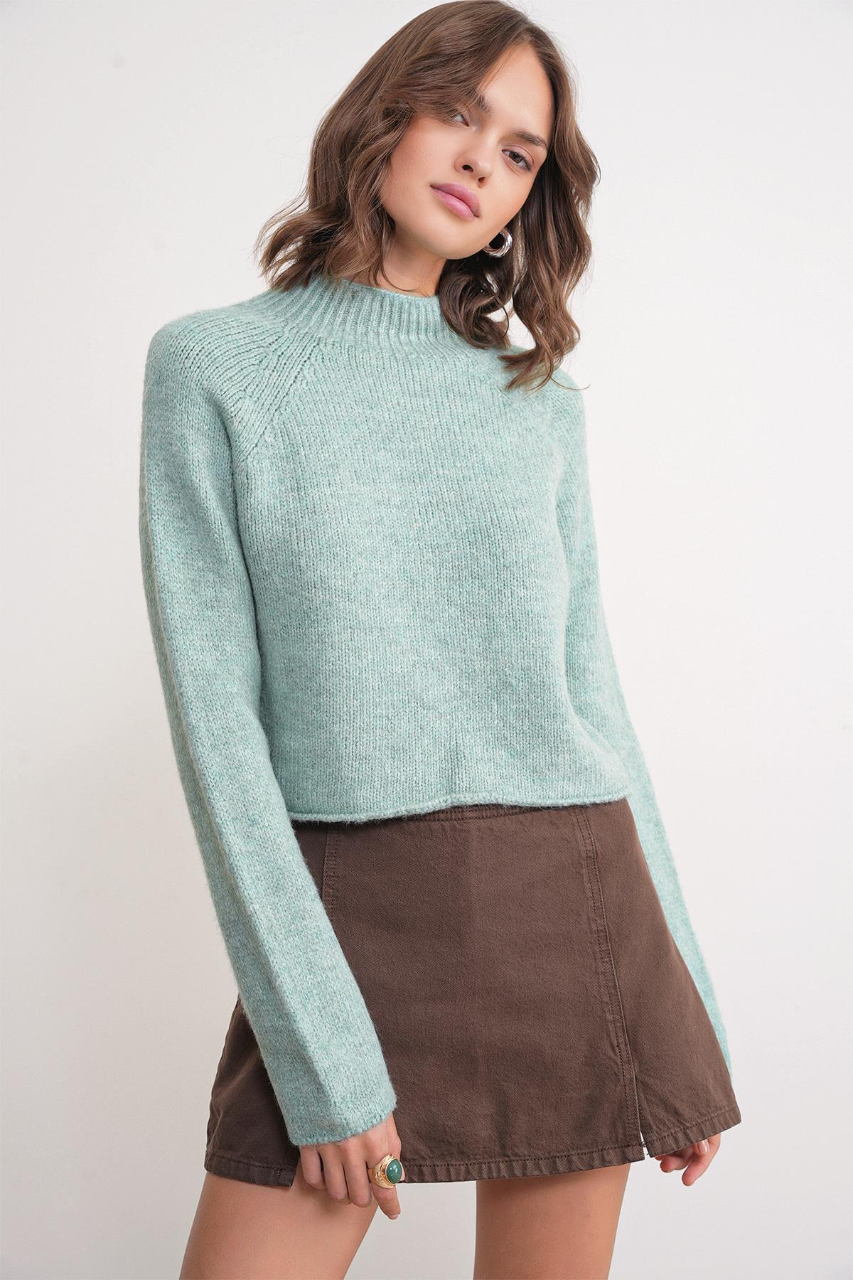6854 Kadın Dik Yaka Bütün Crop Triko Kazak Mint