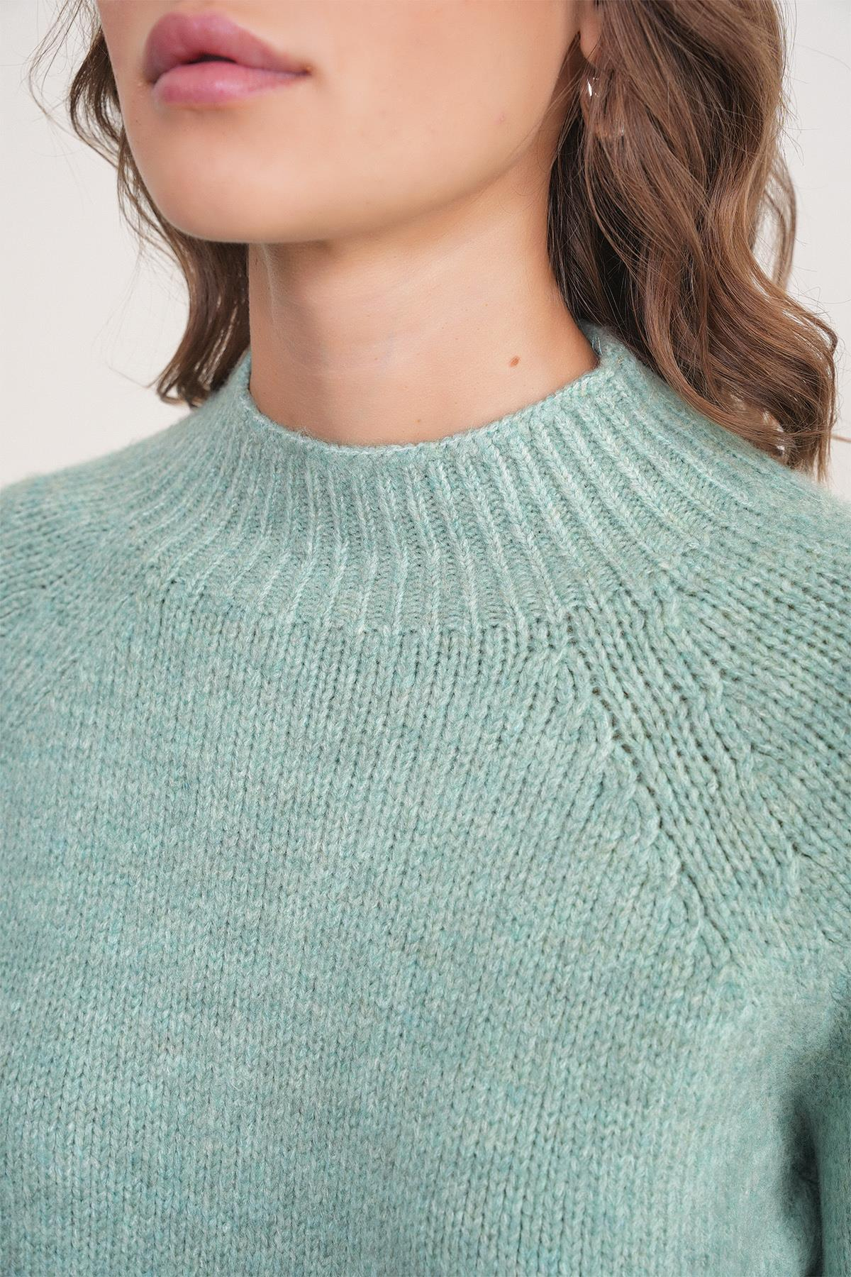 6854 Kadın Dik Yaka Bütün Crop Triko Kazak Mint