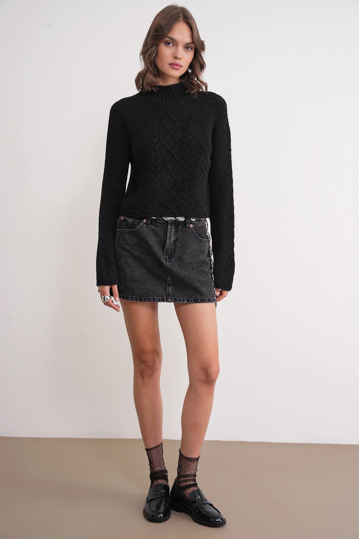 6855 Kadın Dik Yaka Saç Örgülü Triko Kazak Siyah