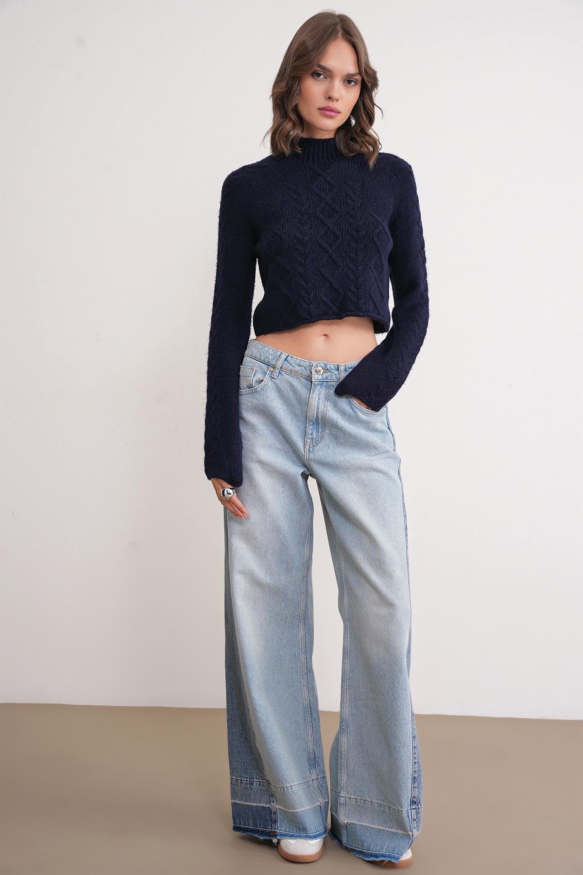 6855 Kadın Dik Yaka Saç Örgülü Triko Kazak Lacivert