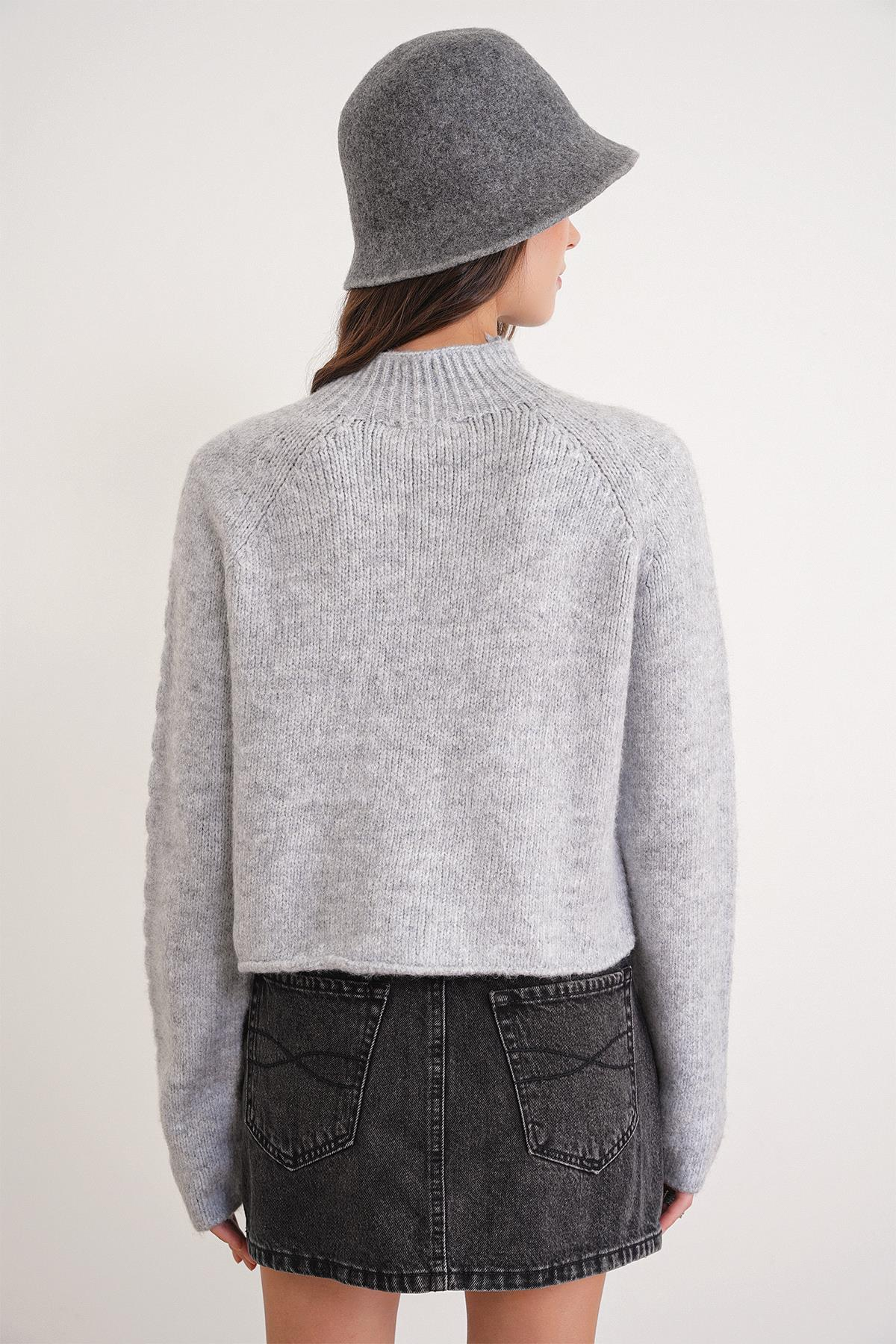 6855 Kadın Dik Yaka Saç Örgülü Triko Kazak Gri