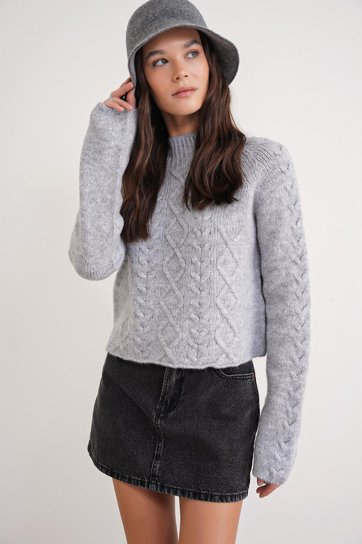 6855 Kadın Dik Yaka Saç Örgülü Triko Kazak Gri