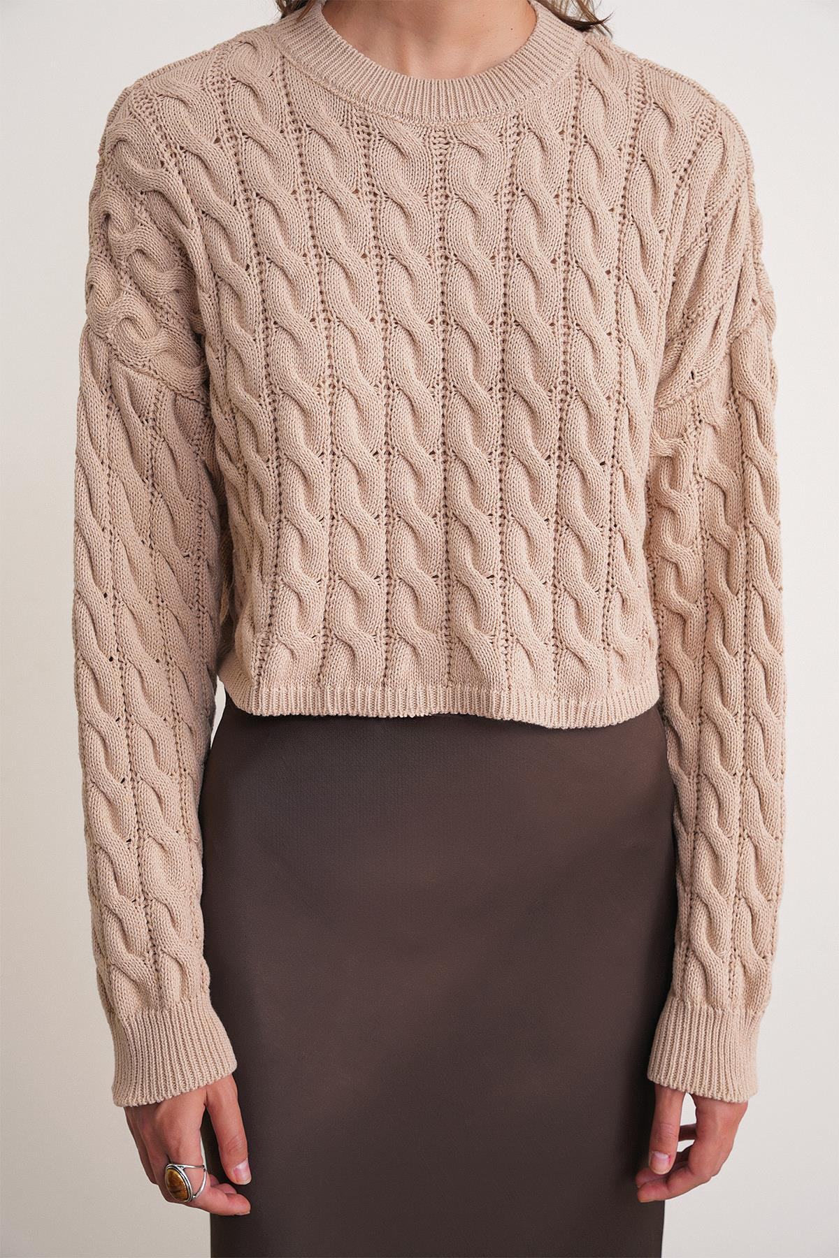 6863 Kadın Saç Örgülü Crop Triko Kazak Vizon