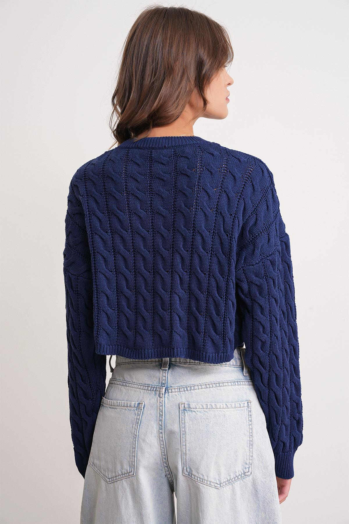 6863 Kadın Saç Örgülü Crop Triko Kazak Lacivert