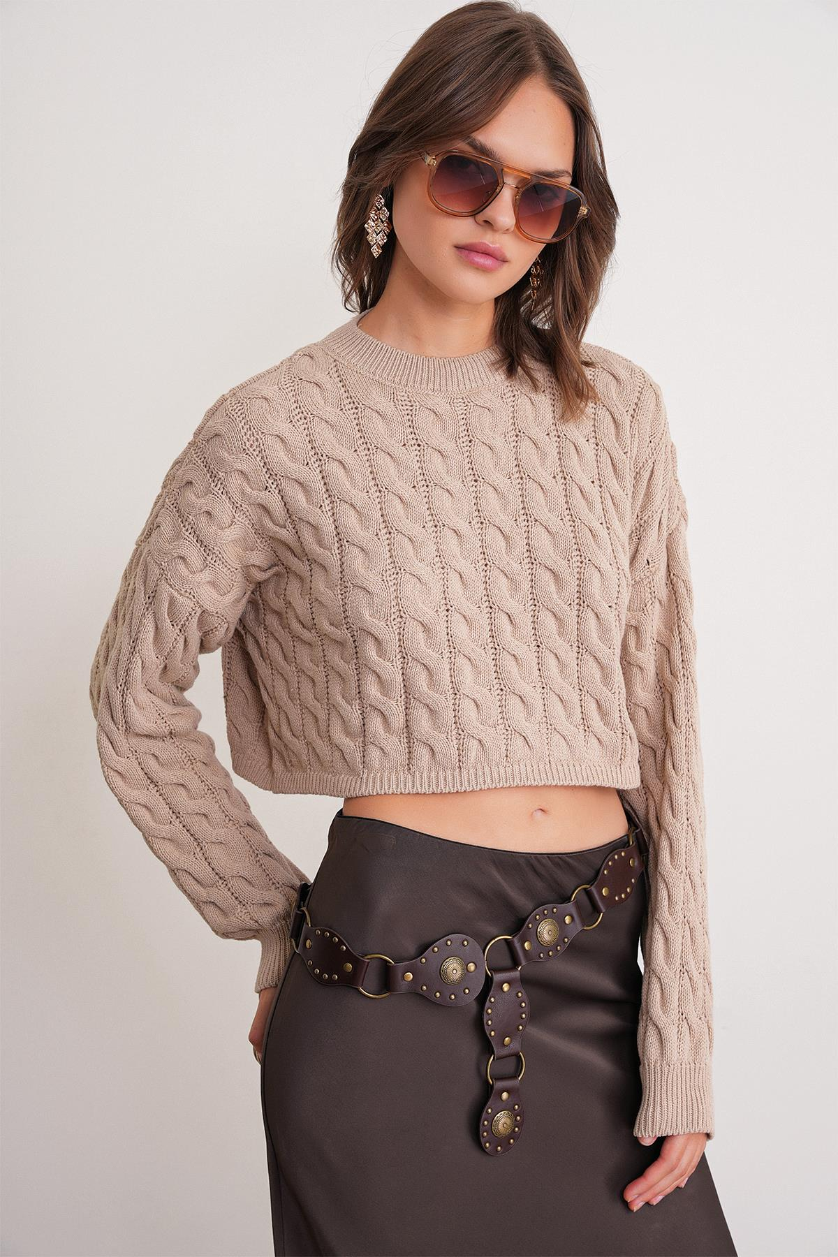 6863 Kadın Saç Örgülü Crop Triko Kazak Vizon