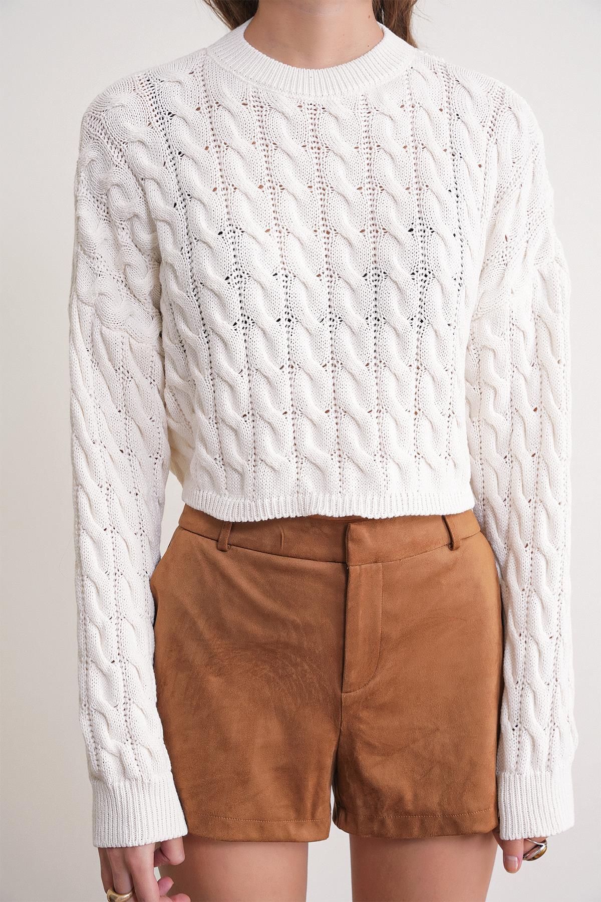 6863 Kadın Saç Örgülü Crop Triko Kazak Kemik