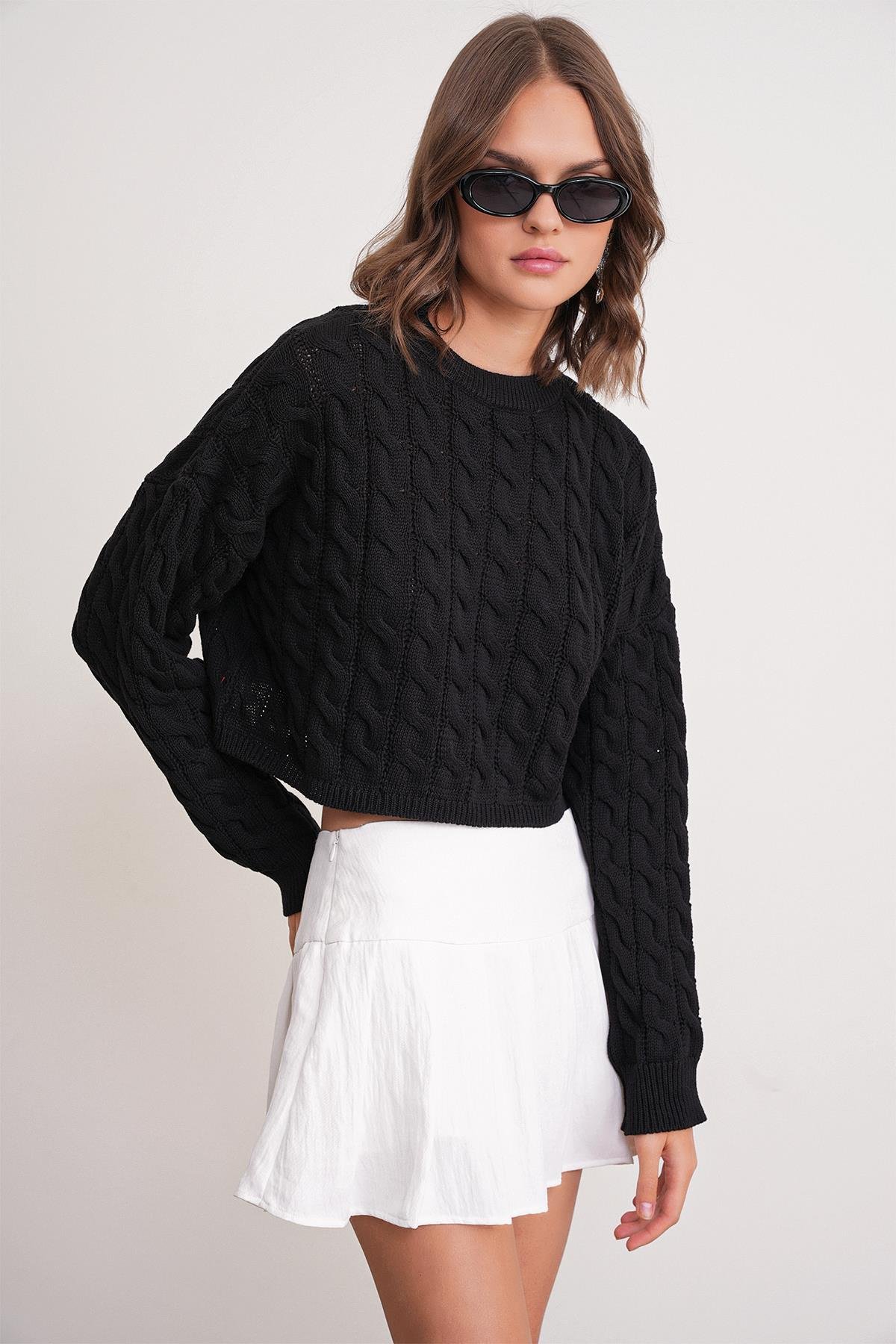 6863 Kadın Saç Örgülü Crop Triko Kazak Siyah