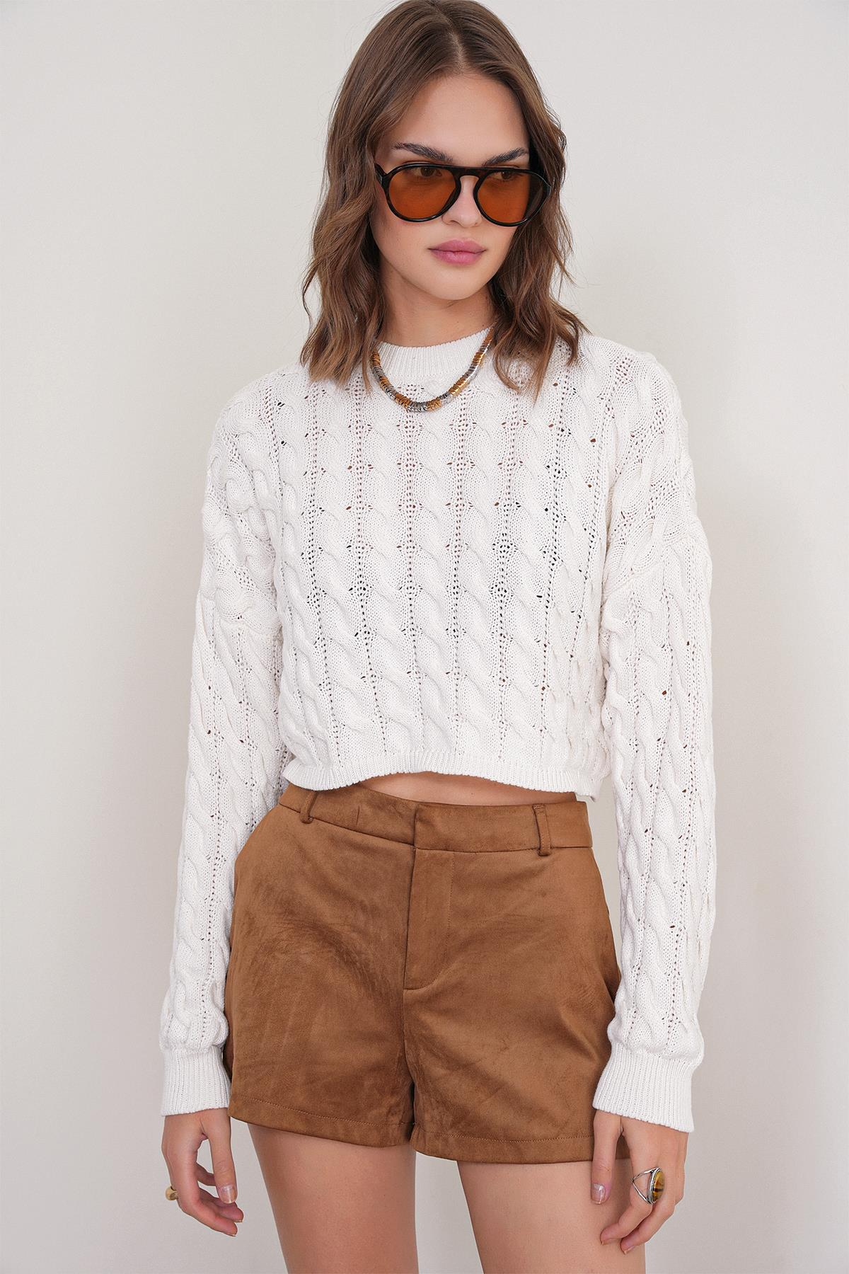 6863 Kadın Saç Örgülü Crop Triko Kazak Kemik