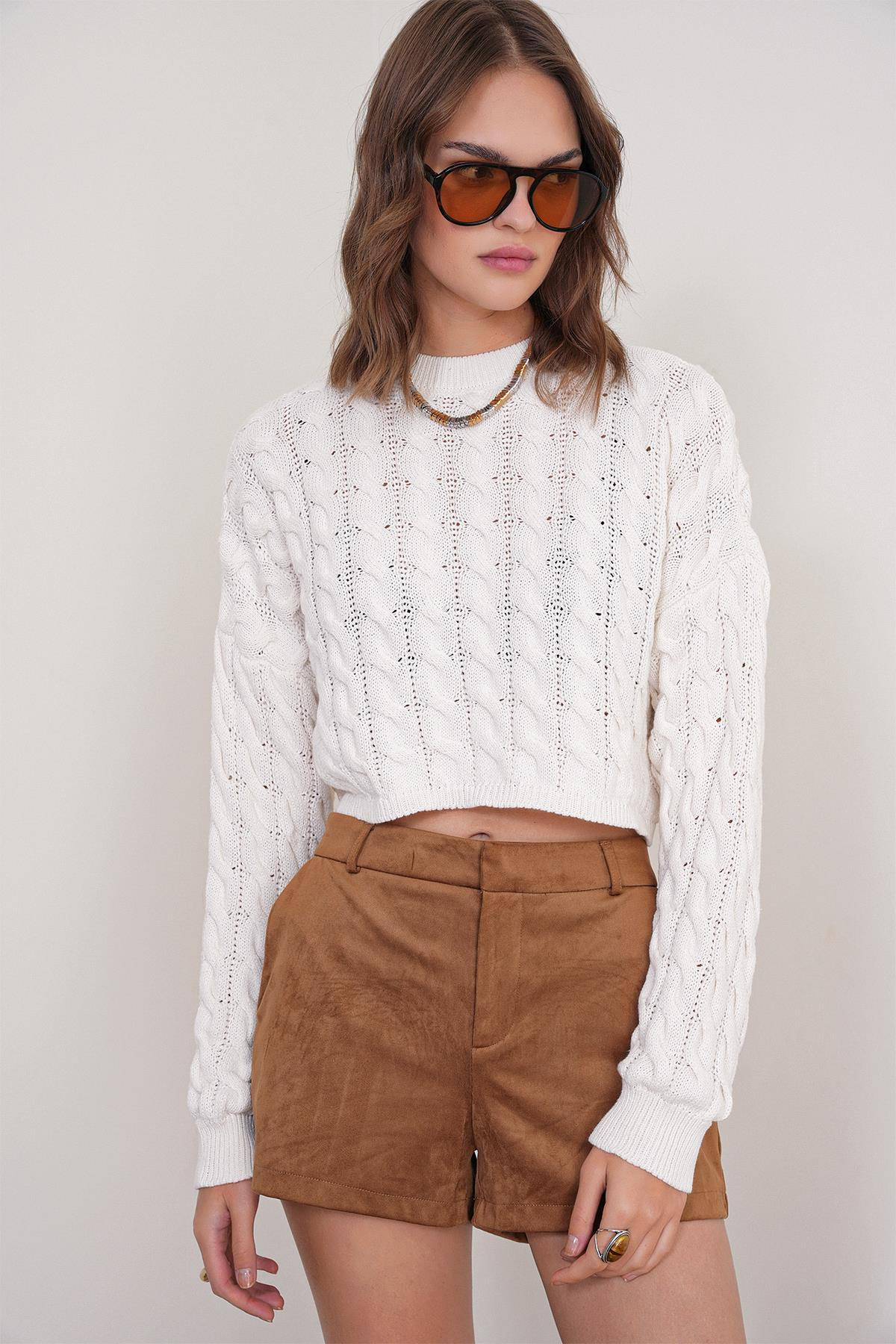 6863 Kadın Saç Örgülü Crop Triko Kazak Kemik