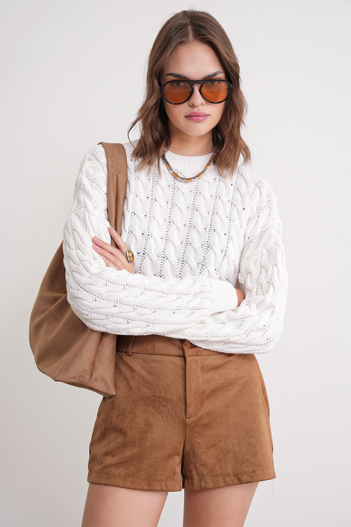 6863 Kadın Saç Örgülü Crop Triko Kazak Kemik