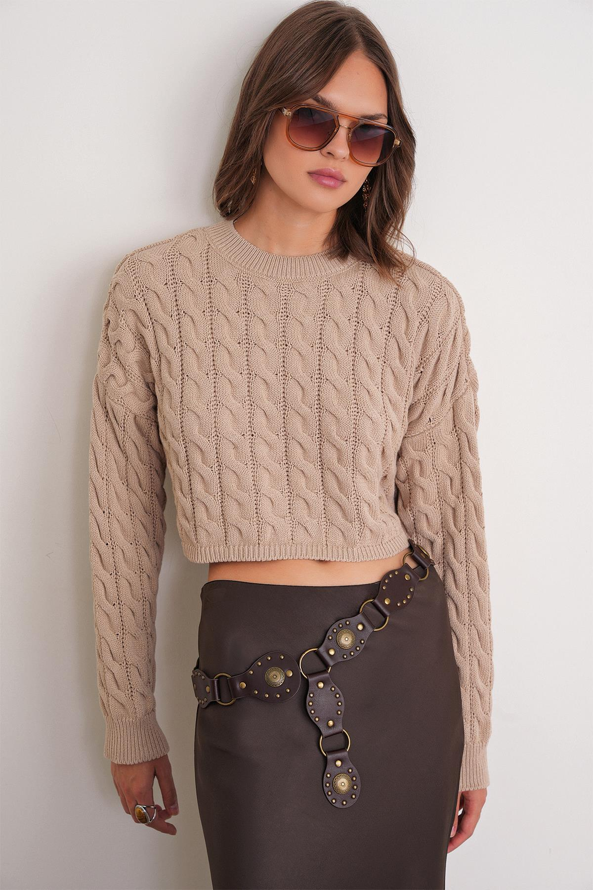 6863 Kadın Saç Örgülü Crop Triko Kazak Vizon