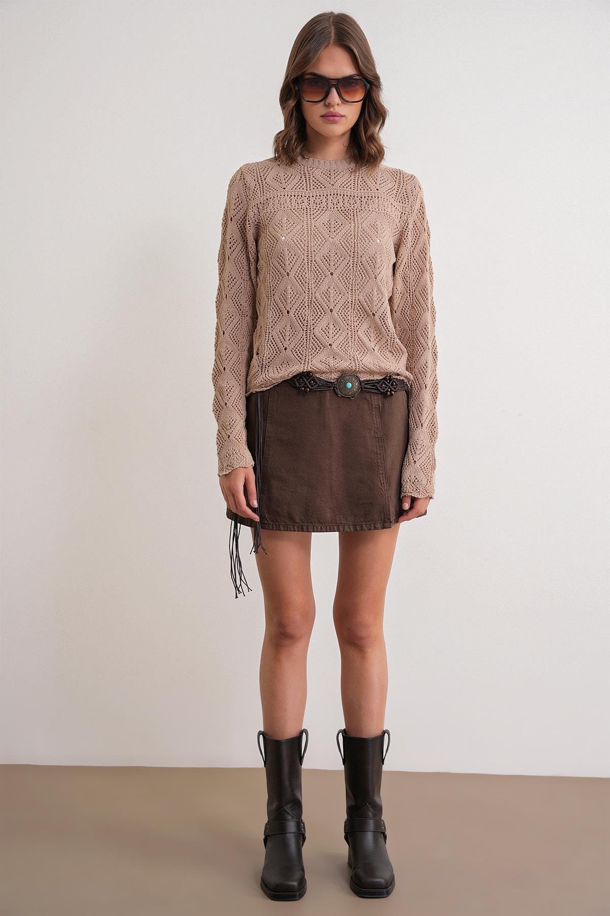 6867 Kadın Kare Desen Ajurlu Triko Kazak Camel