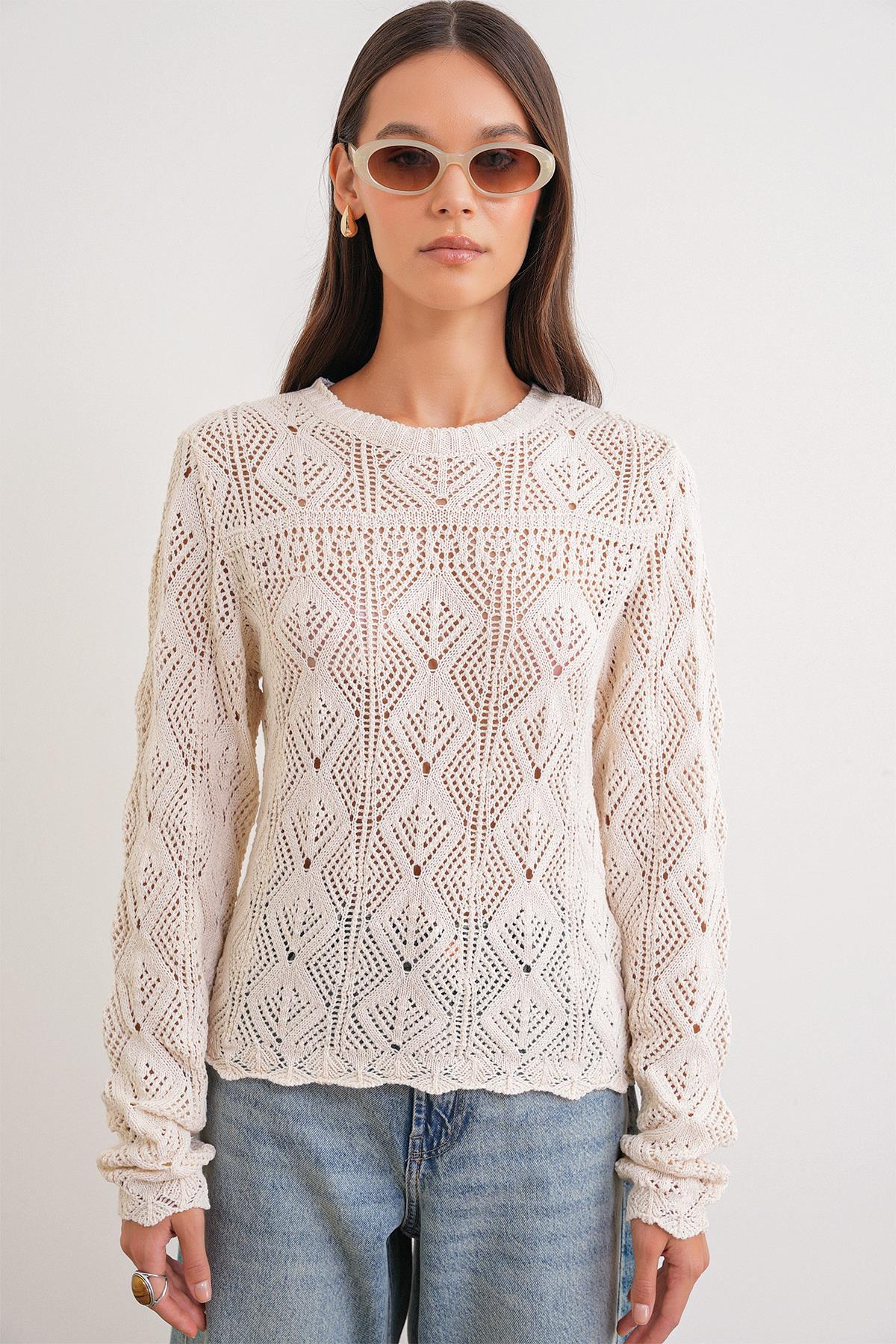 6867 Kadın Kare Desen Ajurlu Triko Kazak Naturel