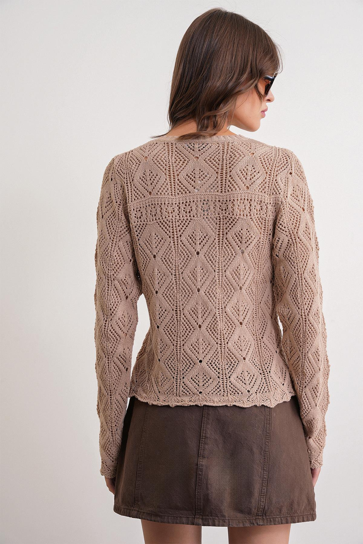 6867 Kadın Kare Desen Ajurlu Triko Kazak Camel