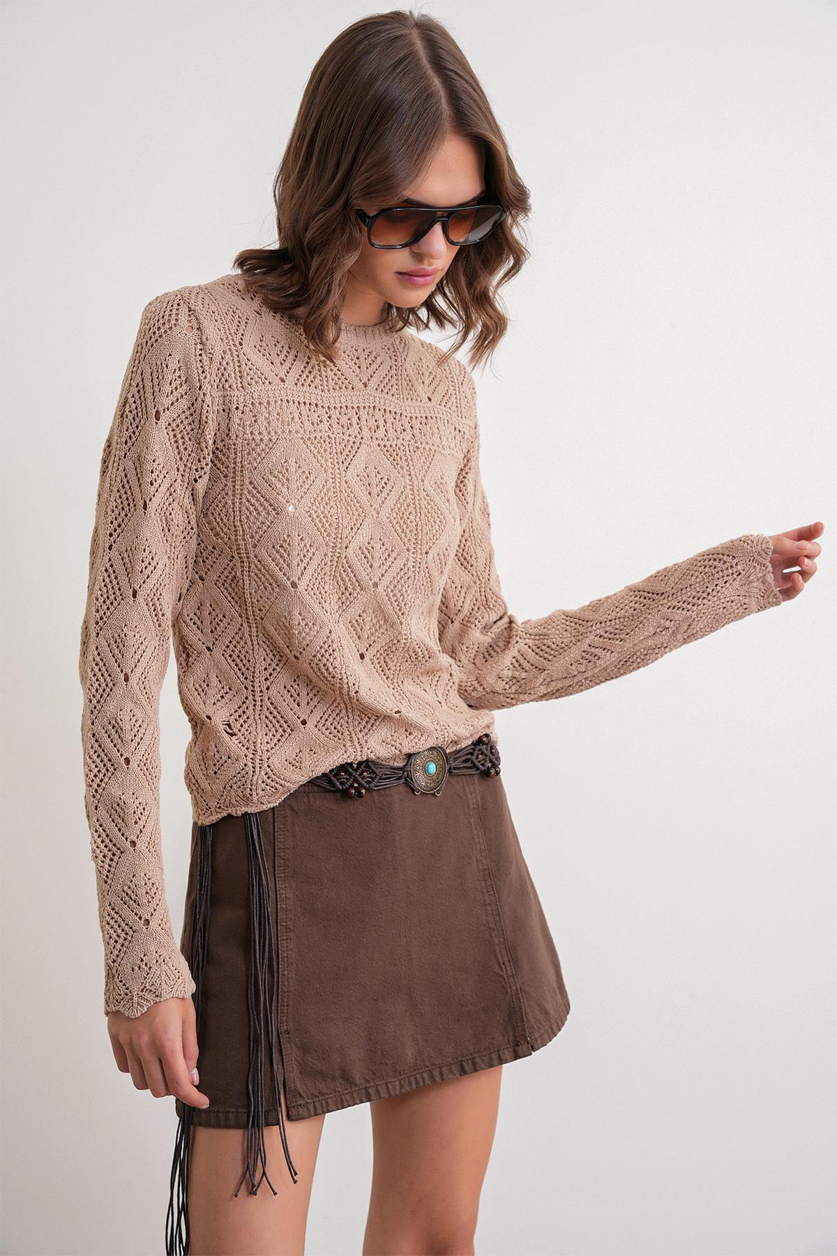 6867 Kadın Kare Desen Ajurlu Triko Kazak Camel