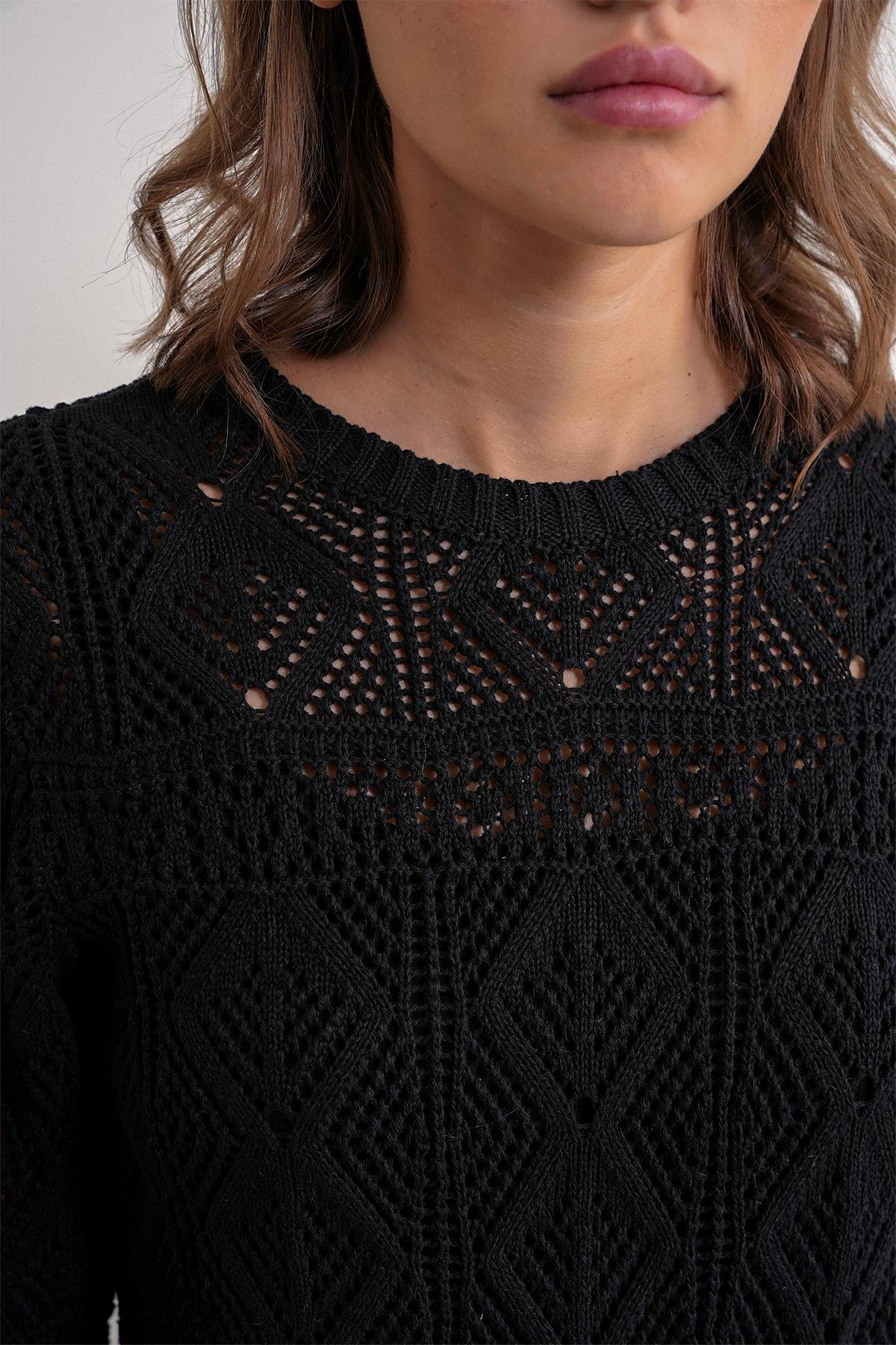 6867 Kadın Kare Desen Ajurlu Triko Kazak Siyah